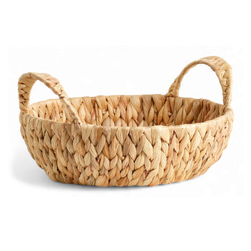 Nordalは、デンマークで1991年に設立されたファミリー経営のインテリアブランドで、北欧の機能美と東洋のスピリチュアルな美意識を融合させたユニークなスタイルで知られています。伝統的な北欧デザインのシンプルさをベースに、インドをはじめとする異国の文化や素材からインスピレーションを得た、温かみと個性にあふれるコレクションを展開しています。いずれも独自性のあるディテールと職人技が光るアイテムばかり。特に、アイアンやウッド、真鍮などを用いた無骨で温もりある質感が特徴で、ナチュラルかつエッジの効いた空間演出が可能です。「人とは違うものを選びたい」「個性的で洗練された暮らしを楽しみたい」といった感度の高いユーザーに選ばれており、注目を集めています。単なる装飾品ではなく、暮らしに深みをもたらすデザインを提案するブランド、それがNordalです。