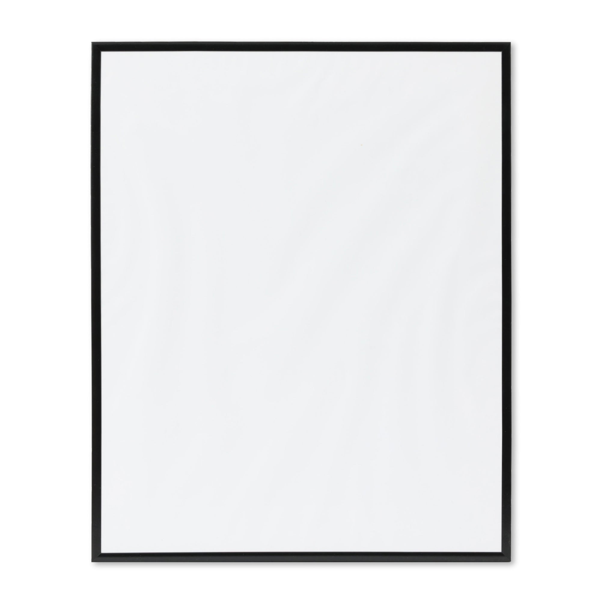 高品質なアルミニウム製ポスターフレームは、ミニマルで洗練されたデザインが魅力の一品です。エッジの効いた細身のプロファイルが、ポスターやアートプリントをすっきりと引き立て、空間にシンプルながらも高級感のある印象を与えます。奥行のある構造により、立体的な美しさが生まれ、上質なインテリアの一部として調和します。また、壁掛け用の金具はフレームの奥に収まるよう設計されており、フレーム全体が壁にぴったりと密着し、より美しく飾ることが可能です。裏面には金属製のハンガーが取り付けられており、縦横どちらの向きでも壁に掛けてご使用いただけます。シンプルながらも細部までこだわり抜かれたこのフレームは、北欧テイストやモダンインテリア、モノトーンスタイルにも自然に溶け込み、アートをより引き立ててくれます。リビング、書斎、寝室、店舗など、あらゆる空間で活躍します。