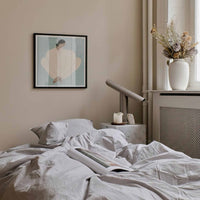 スカンジナビアのクラフトマンシップにインスパイアされた、北欧デザインの美学が息づく天然木製のポスターフレーム。温もりある無垢材と洗練されたスリムなフォルムが融合し、アートポスターや写真をすっきりと引き立てながら、空間全体に落ち着きと上質さをもたらします。上質な天然木を使用したフレームは、不透明ながらも木目の自然な表情をほのかに感じさせ、ナチュラルでありながら現代的な雰囲気も演出します。金属製のハンガーが裏面に取り付けられており、縦横どちらの向きでも壁に掛けてご使用いただけます。アルミフレームにはない自然素材ならではの豊かな質感とぬくもりは、北欧諸国でも高く評価され、定番のインテリアアイテムとして広く親しまれています。シンプルで飽きのこないデザインは、ミニマルインテリアやナチュラルテイストのお部屋にも自然に調和し、日常に木の優しさと北欧らしい上質な空気を添えてくれます。