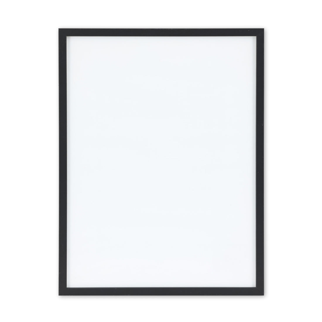 スカンジナビアのクラフトマンシップにインスパイアされた、北欧デザインの美学が息づく天然木製のポスターフレーム。温もりある無垢材と洗練されたスリムなフォルムが融合し、アートポスターや写真をすっきりと引き立てながら、空間全体に落ち着きと上質さをもたらします。上質な天然木を使用したフレームは、不透明ながらも木目の自然な表情をほのかに感じさせ、ナチュラルでありながら現代的な雰囲気も演出します。金属製のハンガーが裏面に取り付けられており、縦横どちらの向きでも壁に掛けてご使用いただけます。アルミフレームにはない自然素材ならではの豊かな質感とぬくもりは、北欧諸国でも高く評価され、定番のインテリアアイテムとして広く親しまれています。シンプルで飽きのこないデザインは、ミニマルインテリアやナチュラルテイストのお部屋にも自然に調和し、日常に木の優しさと北欧らしい上質な空気を添えてくれます。