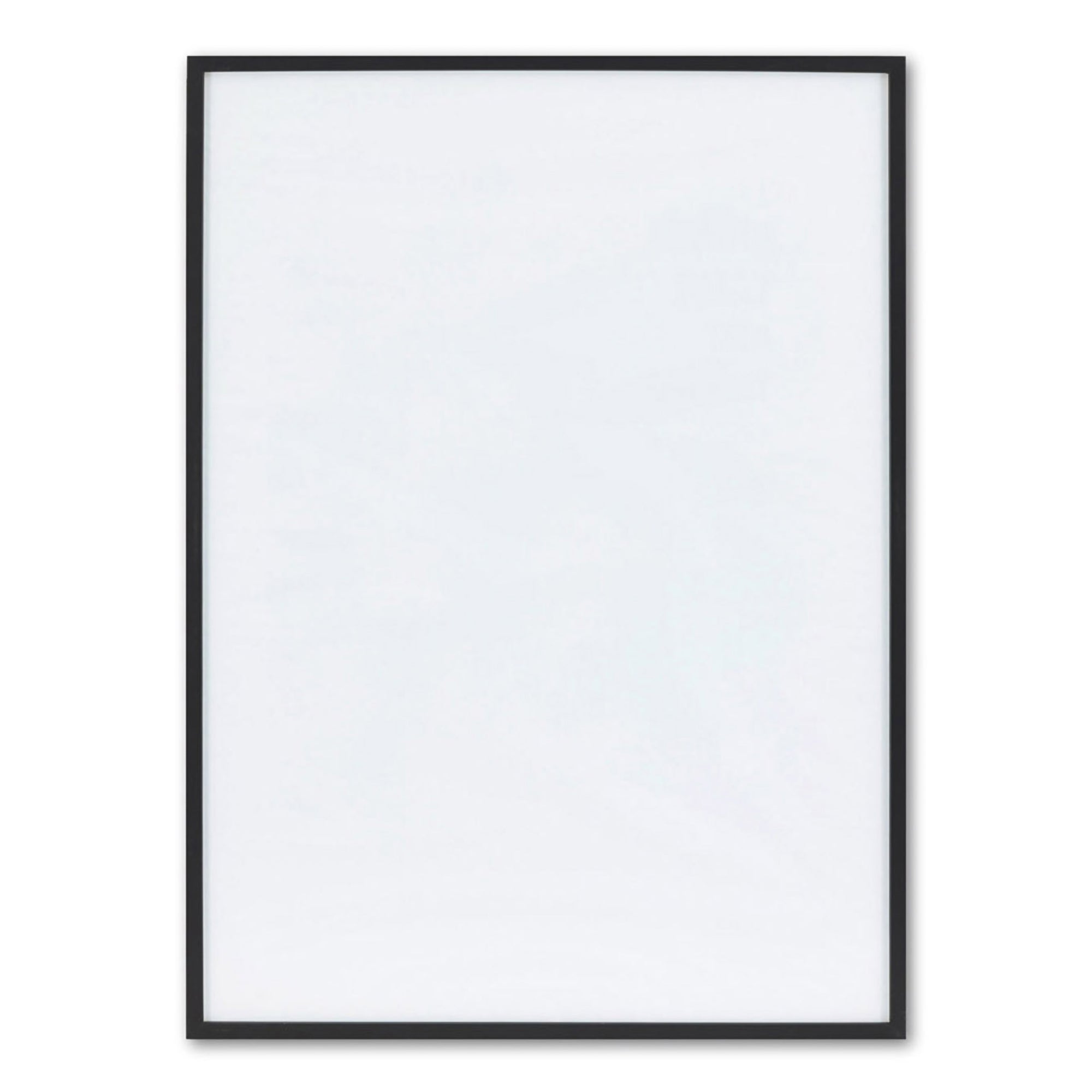 スカンジナビアのクラフトマンシップにインスパイアされた、北欧デザインの美学が息づく天然木製のポスターフレーム。温もりある無垢材と洗練されたスリムなフォルムが融合し、アートポスターや写真をすっきりと引き立てながら、空間全体に落ち着きと上質さをもたらします。上質な天然木を使用したフレームは、不透明ながらも木目の自然な表情をほのかに感じさせ、ナチュラルでありながら現代的な雰囲気も演出します。金属製のハンガーが裏面に取り付けられており、縦横どちらの向きでも壁に掛けてご使用いただけます。アルミフレームにはない自然素材ならではの豊かな質感とぬくもりは、北欧諸国でも高く評価され、定番のインテリアアイテムとして広く親しまれています。シンプルで飽きのこないデザインは、ミニマルインテリアやナチュラルテイストのお部屋にも自然に調和し、日常に木の優しさと北欧らしい上質な空気を添えてくれます。