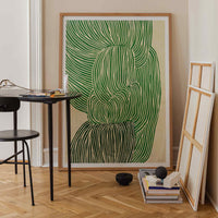 温もりのある天然木と洗練されたデザインが融合した、オーク無垢材の木製ポスターフレーム。シンプルで細身のエッジが効いたフレームは、アートや写真をすっきりと引き立て、北欧風やナチュラルテイストの空間に自然に馴染みます。スカンジナビアスタイルやミニマルデザインを好む方におすすめで、北欧でも定番のインテリアアイテム。天然オーク材は美しい木目と質感、ひとつひとつ異なる表情が魅力です。ナチュラルカラーはホワイトインテリアや和モダン、韓国インテリアなど幅広いスタイルと相性が良く、自然素材やエコ志向の暮らしにもぴったり。一般的なアートサイズに対応し、リビングや玄関、寝室、書斎、店舗など多彩な空間で活躍。壁掛け・立て掛け対応で自由なレイアウトが楽しめ、ギャラリーウォールやDIYにも最適です。