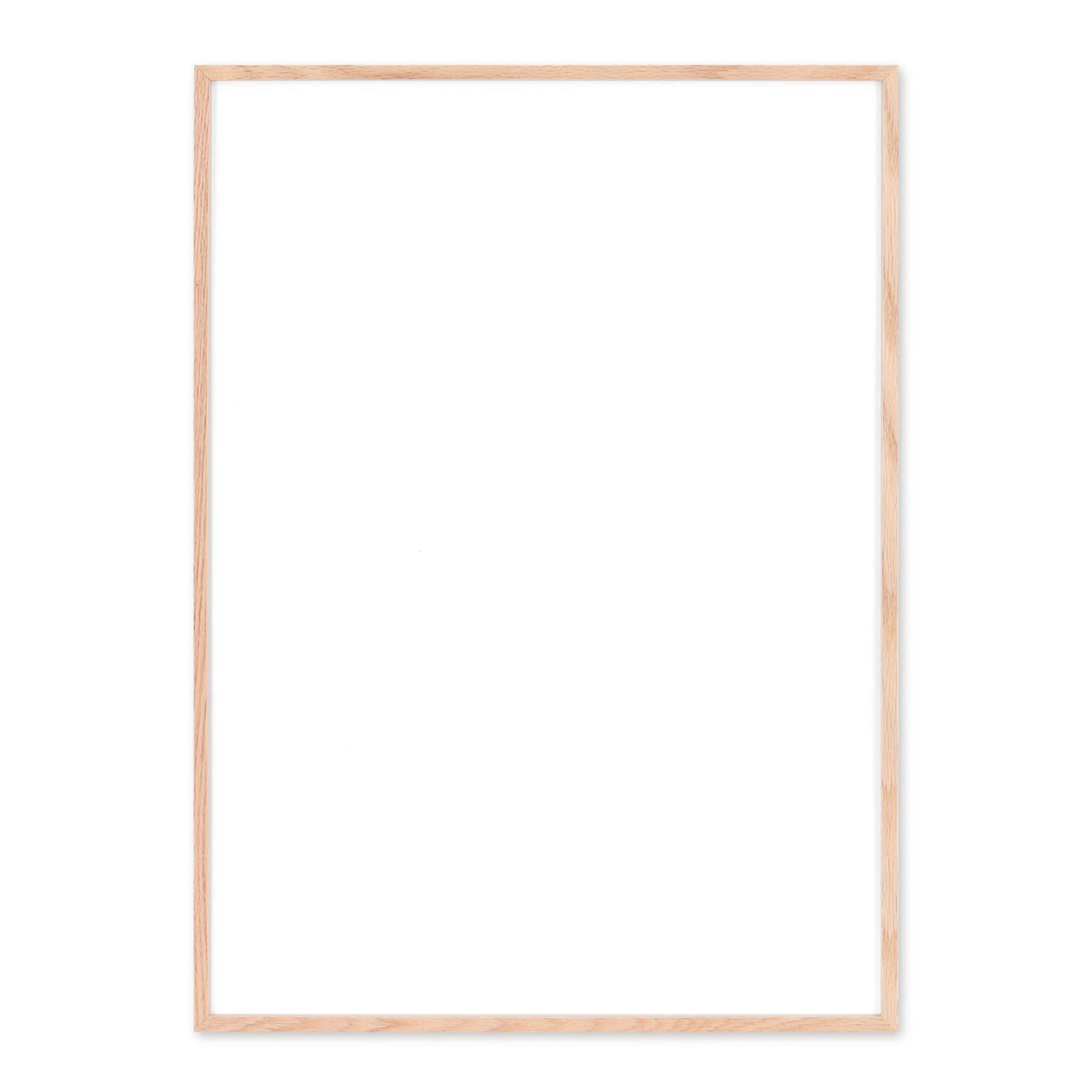 温もりのある天然木と洗練されたデザインが融合した、オーク無垢材の木製ポスターフレーム。シンプルで細身のエッジが効いたフレームは、アートや写真をすっきりと引き立て、北欧風やナチュラルテイストの空間に自然に馴染みます。スカンジナビアスタイルやミニマルデザインを好む方におすすめで、北欧でも定番のインテリアアイテム。天然オーク材は美しい木目と質感、ひとつひとつ異なる表情が魅力です。ナチュラルカラーはホワイトインテリアや和モダン、韓国インテリアなど幅広いスタイルと相性が良く、自然素材やエコ志向の暮らしにもぴったり。一般的なアートサイズに対応し、リビングや玄関、寝室、書斎、店舗など多彩な空間で活躍。壁掛け・立て掛け対応で自由なレイアウトが楽しめ、ギャラリーウォールやDIYにも最適です。