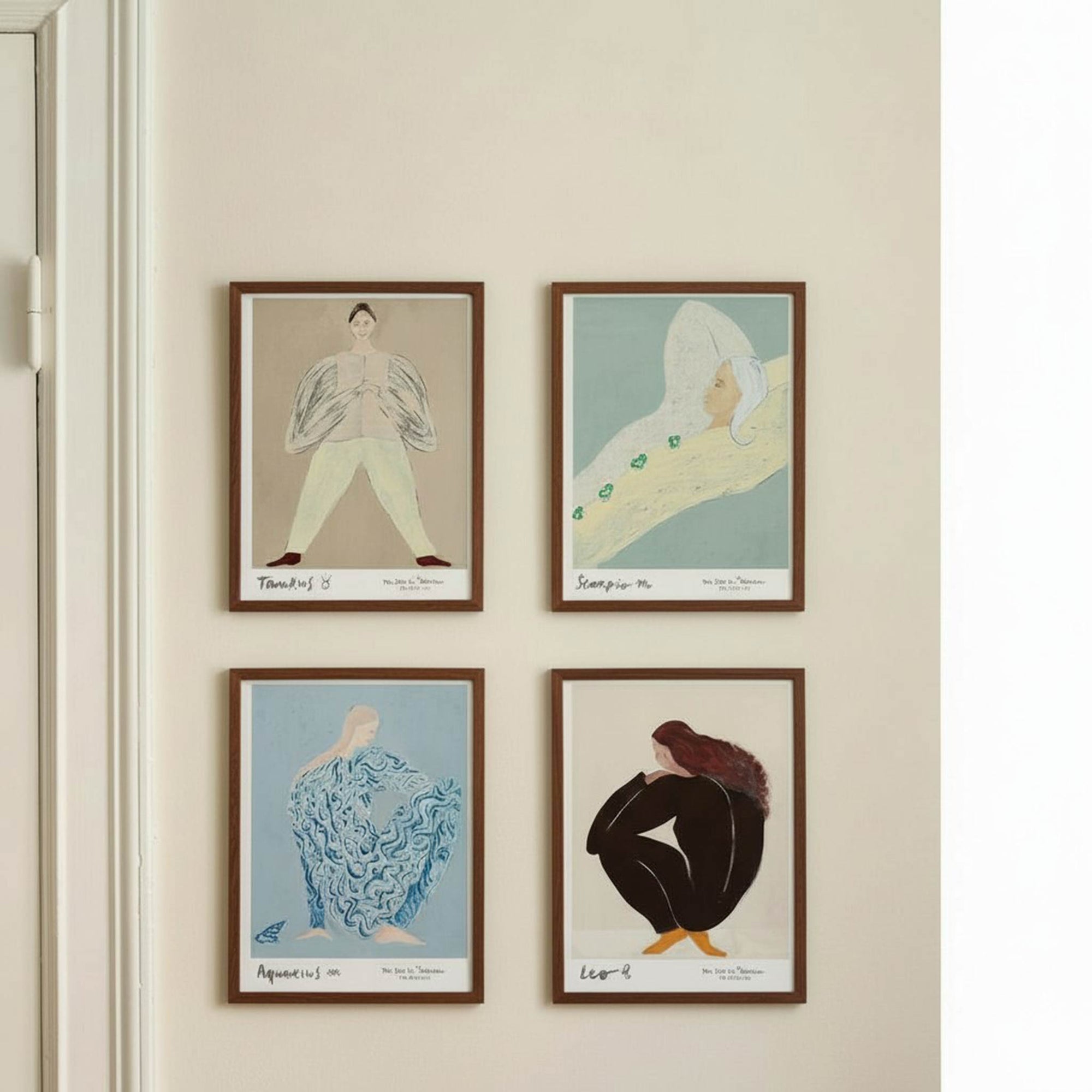 スカンジナビアのクラフトマンシップにインスパイアされた、北欧デザインの美学が息づく天然木製のポスターフレーム。温もりある無垢材と洗練されたスリムなフォルムが融合し、アートポスターや写真をすっきりと引き立てながら、空間全体に落ち着きと上質さをもたらします。上質な天然木を使用したフレームは、不透明ながらも木目の自然な表情をほのかに感じさせ、ナチュラルでありながら現代的な雰囲気も演出します。金属製のハンガーが裏面に取り付けられており、縦横どちらの向きでも壁に掛けてご使用いただけます。アルミフレームにはない自然素材ならではの豊かな質感とぬくもりは、北欧諸国でも高く評価され、定番のインテリアアイテムとして広く親しまれています。シンプルで飽きのこないデザインは、ミニマルインテリアやナチュラルテイストのお部屋にも自然に調和し、日常に木の優しさと北欧らしい上質な空気を添えてくれます。