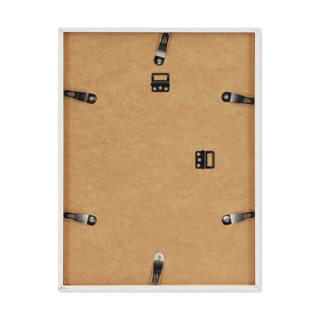 スカンジナビアのクラフトマンシップにインスパイアされた、北欧デザインの美学が息づく天然木製のポスターフレーム。温もりある無垢材と洗練されたスリムなフォルムが融合し、アートポスターや写真をすっきりと引き立てながら、空間全体に落ち着きと上質さをもたらします。上質な天然木を使用したフレームは、不透明ながらも木目の自然な表情をほのかに感じさせ、ナチュラルでありながら現代的な雰囲気も演出します。金属製のハンガーが裏面に取り付けられており、縦横どちらの向きでも壁に掛けてご使用いただけます。アルミフレームにはない自然素材ならではの豊かな質感とぬくもりは、北欧諸国でも高く評価され、定番のインテリアアイテムとして広く親しまれています。シンプルで飽きのこないデザインは、ミニマルインテリアやナチュラルテイストのお部屋にも自然に調和し、日常に木の優しさと北欧らしい上質な空気を添えてくれます。