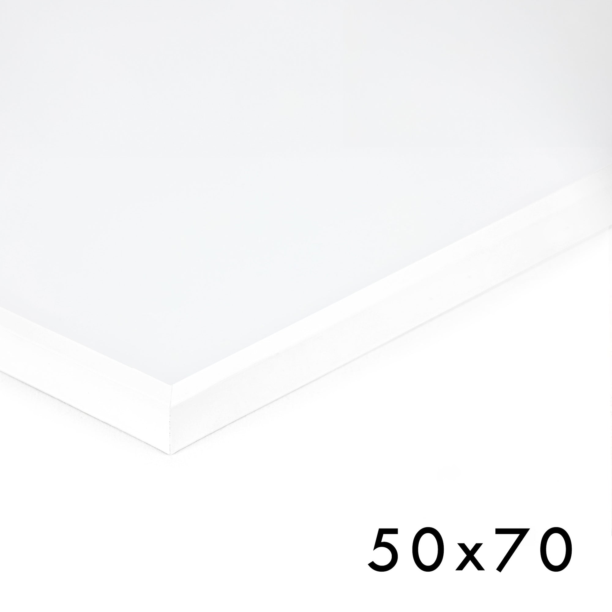 スカンジナビアのクラフトマンシップにインスパイアされた、北欧デザインの美学が息づく天然木製のポスターフレーム。温もりある無垢材と洗練されたスリムなフォルムが融合し、アートポスターや写真をすっきりと引き立てながら、空間全体に落ち着きと上質さをもたらします。上質な天然木を使用したフレームは、不透明ながらも木目の自然な表情をほのかに感じさせ、ナチュラルでありながら現代的な雰囲気も演出します。金属製のハンガーが裏面に取り付けられており、縦横どちらの向きでも壁に掛けてご使用いただけます。アルミフレームにはない自然素材ならではの豊かな質感とぬくもりは、北欧諸国でも高く評価され、定番のインテリアアイテムとして広く親しまれています。シンプルで飽きのこないデザインは、ミニマルインテリアやナチュラルテイストのお部屋にも自然に調和し、日常に木の優しさと北欧らしい上質な空気を添えてくれます。