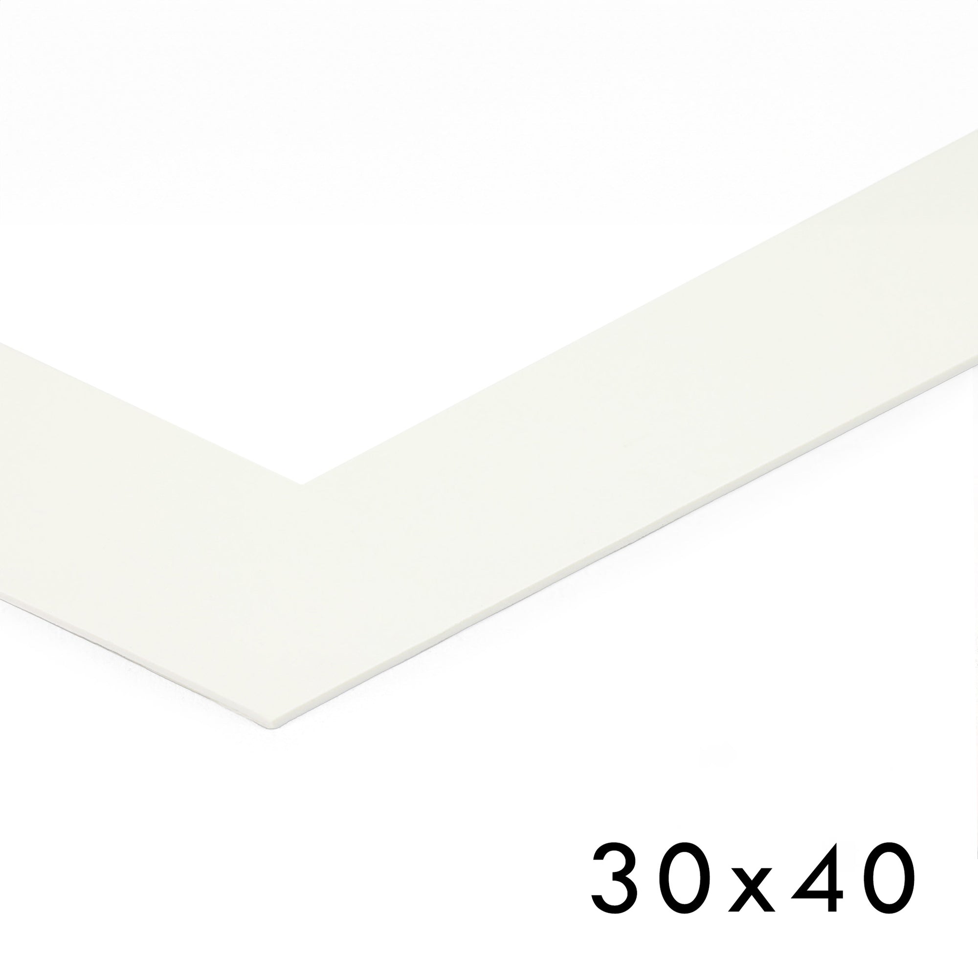 このパスパートアウトは、北欧スタイルのアートフレームにぴったりなシンプルで洗練されたデザインが特徴です。作品とフレームの間に美しい余白を生み出し、アートの存在感を際立たせながら、インテリアに心地よいバランスをもたらします。高品質なマットボードを使用しており、アートや写真をガラス面の接触から保護し、湿気や汚れによるダメージを防ぎます。中抜き部分は正確にカットされており、作品にぴったりとフィットする仕上がりです。北欧インテリアやミニマルな空間に調和するカラーと質感で、額装全体を一層洗練された印象に。大切なアートをより美しく飾りたい方におすすめです。