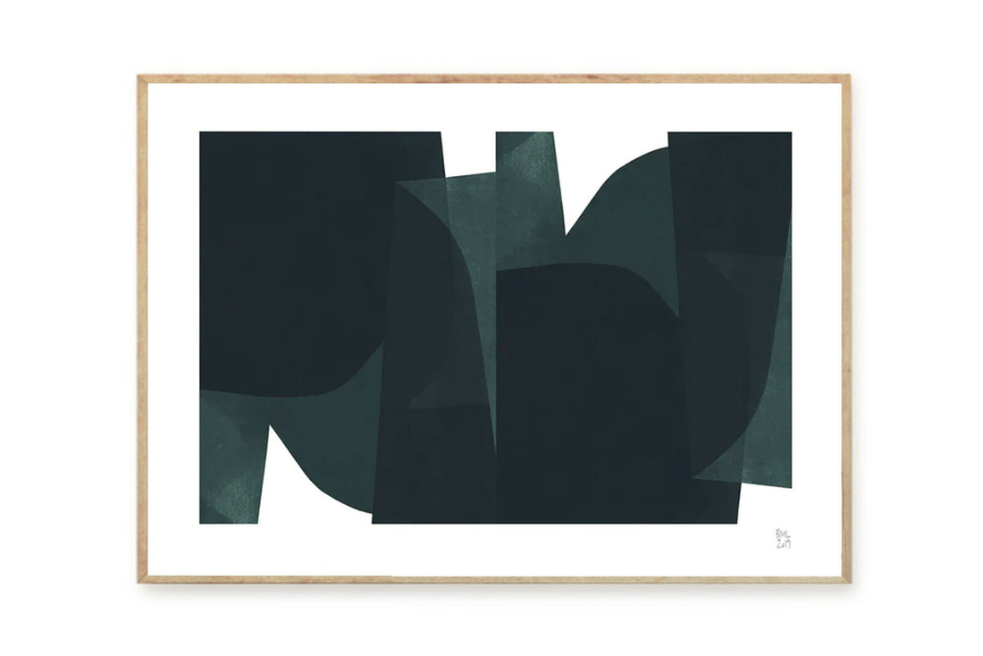 Poster & Frame（ポスター アンド フレーム）は、デンマーク・コペンハーゲン発のポスターブランドで、北欧デザインに特化した高品質なアートポスターを展開しています。抽象アートや幾何学模様、タイポグラフィ、写真アートなど、国内外の優れたアーティストの作品を厳選。洗練されたミニマルデザインで、現代の多様なインテリアスタイルに調和するアイテムを提案しています。使用する用紙とインクは環境に配慮した素材を採用し、サステナブルなものづくりを実現。モダン、北欧ナチュラルなどの空間に自然と馴染み、リビング、寝室、玄関、カフェ、オフィス、書斎など、あらゆる場所で壁掛けアートとして活躍します。北欧ポスター、アートプリント、インテリアアート、デンマークデザイン、ギャラリーウォールなどに関心のある方に最適な、空間に静けさと個性をもたらすプロフェッショナルなポスターコレクションです。