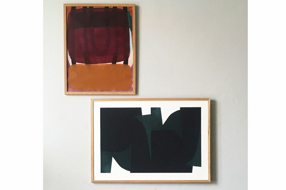 Poster & Frame（ポスター アンド フレーム）は、デンマーク・コペンハーゲン発のポスターブランドで、北欧デザインに特化した高品質なアートポスターを展開しています。抽象アートや幾何学模様、タイポグラフィ、写真アートなど、国内外の優れたアーティストの作品を厳選。洗練されたミニマルデザインで、現代の多様なインテリアスタイルに調和するアイテムを提案しています。使用する用紙とインクは環境に配慮した素材を採用し、サステナブルなものづくりを実現。モダン、北欧ナチュラルなどの空間に自然と馴染み、リビング、寝室、玄関、カフェ、オフィス、書斎など、あらゆる場所で壁掛けアートとして活躍します。北欧ポスター、アートプリント、インテリアアート、デンマークデザイン、ギャラリーウォールなどに関心のある方に最適な、空間に静けさと個性をもたらすプロフェッショナルなポスターコレクションです。