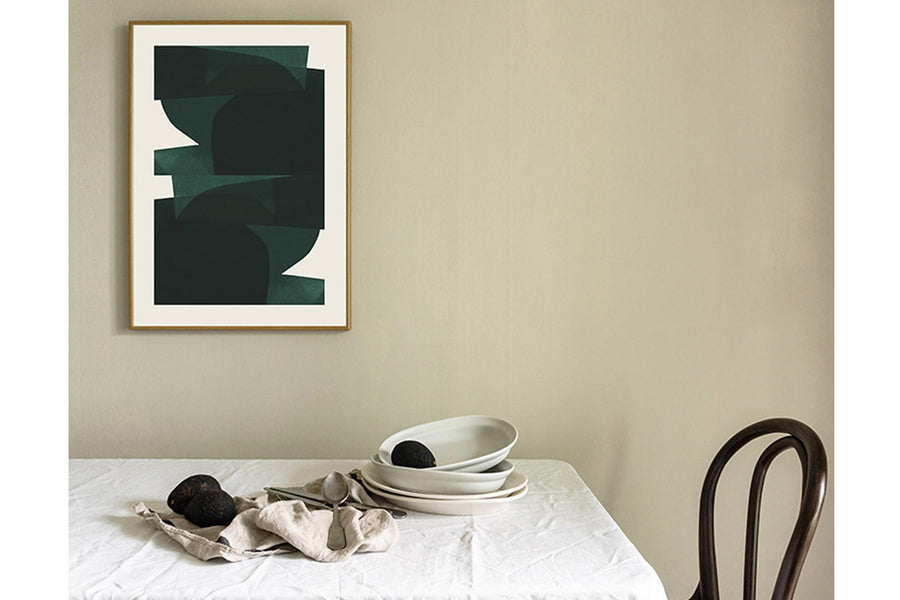 Poster & Frame（ポスター アンド フレーム）は、デンマーク・コペンハーゲン発のポスターブランドで、北欧デザインに特化した高品質なアートポスターを展開しています。抽象アートや幾何学模様、タイポグラフィ、写真アートなど、国内外の優れたアーティストの作品を厳選。洗練されたミニマルデザインで、現代の多様なインテリアスタイルに調和するアイテムを提案しています。使用する用紙とインクは環境に配慮した素材を採用し、サステナブルなものづくりを実現。モダン、北欧ナチュラルなどの空間に自然と馴染み、リビング、寝室、玄関、カフェ、オフィス、書斎など、あらゆる場所で壁掛けアートとして活躍します。北欧ポスター、アートプリント、インテリアアート、デンマークデザイン、ギャラリーウォールなどに関心のある方に最適な、空間に静けさと個性をもたらすプロフェッショナルなポスターコレクションです。