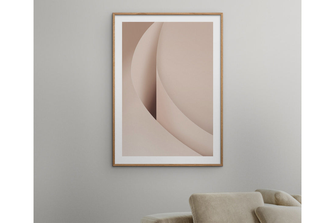 Poster&amp;Frameは、2018年に設立されたスカンジナビアのデザインウェブショップです。新しい会社ですが過去6年間、デンマークのデザイン、広告、およびデザイン業界で懸命に取り組んできた経験豊富なチームメンバーで構成され、500人以上の国内および国際的なアーティストによるオリジナルアート作品を提供しています。
