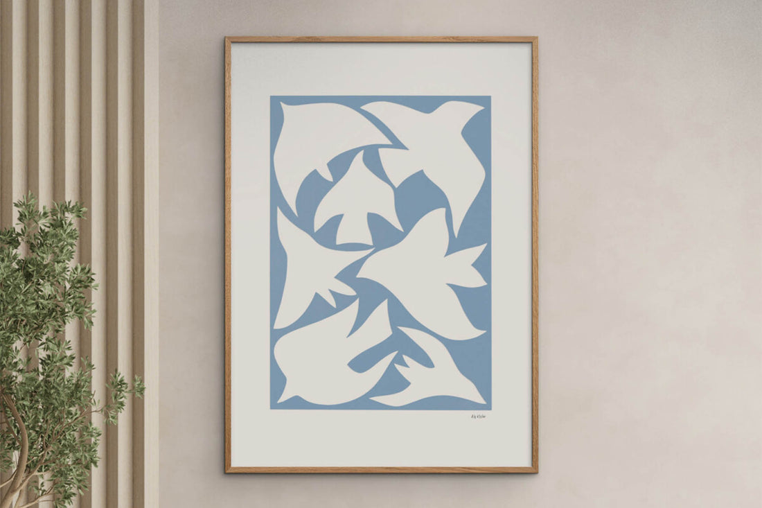 Poster&amp;Frameは、2018年に設立されたスカンジナビアのデザインウェブショップです。新しい会社ですが過去6年間、デンマークのデザイン、広告、およびデザイン業界で懸命に取り組んできた経験豊富なチームメンバーで構成され、500人以上の国内および国際的なアーティストによるオリジナルアート作品を提供しています。