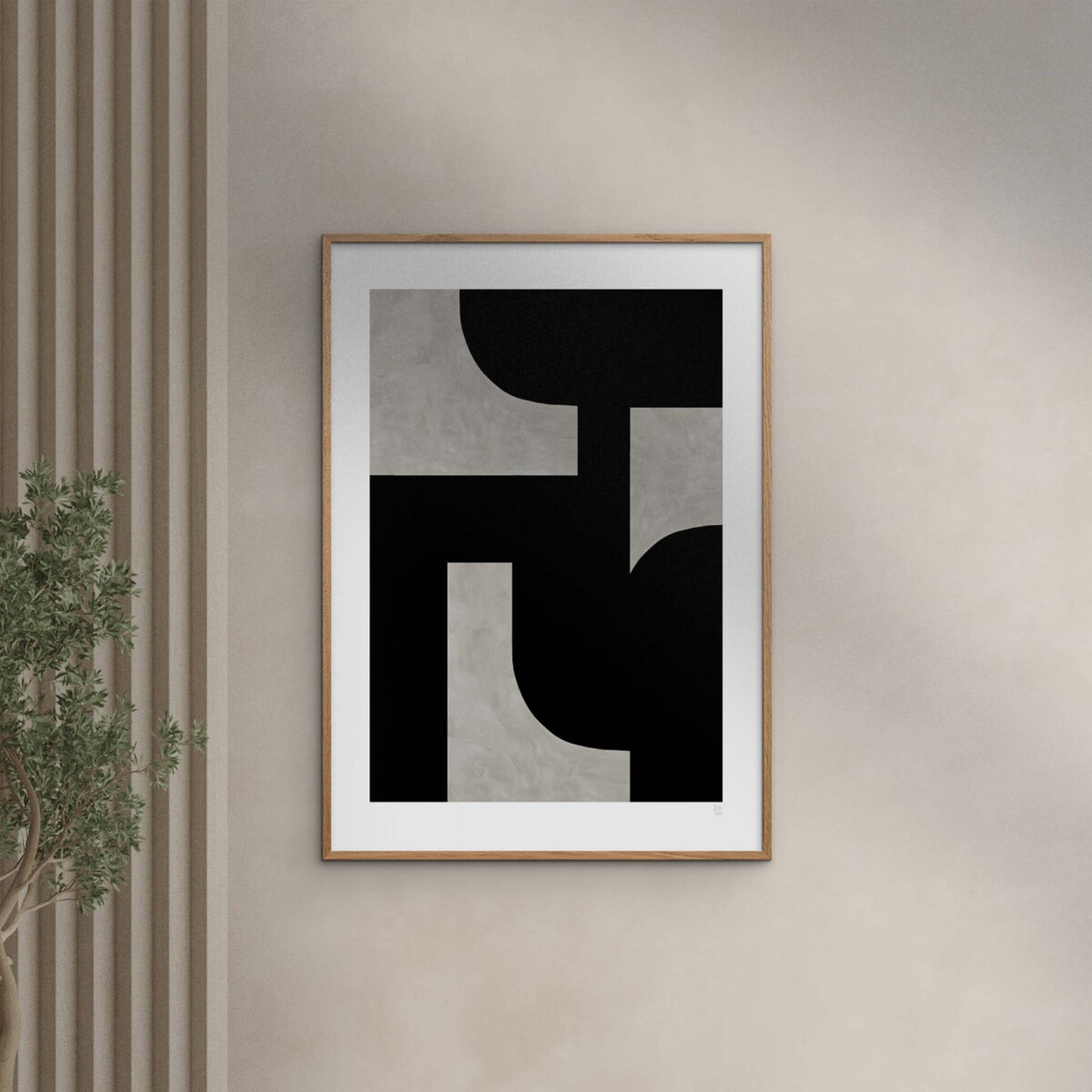 Poster & Frame（ポスター アンド フレーム）は、デンマーク・コペンハーゲン発のポスターブランドで、北欧デザインに特化した高品質なアートポスターを展開しています。抽象アートや幾何学模様、タイポグラフィ、写真アートなど、国内外の優れたアーティストの作品を厳選。洗練されたミニマルデザインで、現代の多様なインテリアスタイルに調和するアイテムを提案しています。使用する用紙とインクは環境に配慮した素材を採用し、サステナブルなものづくりを実現。モダン、北欧ナチュラルなどの空間に自然と馴染み、リビング、寝室、玄関、カフェ、オフィス、書斎など、あらゆる場所で壁掛けアートとして活躍します。北欧ポスター、アートプリント、インテリアアート、デンマークデザイン、ギャラリーウォールなどに関心のある方に最適な、空間に静けさと個性をもたらすプロフェッショナルなポスターコレクションです。