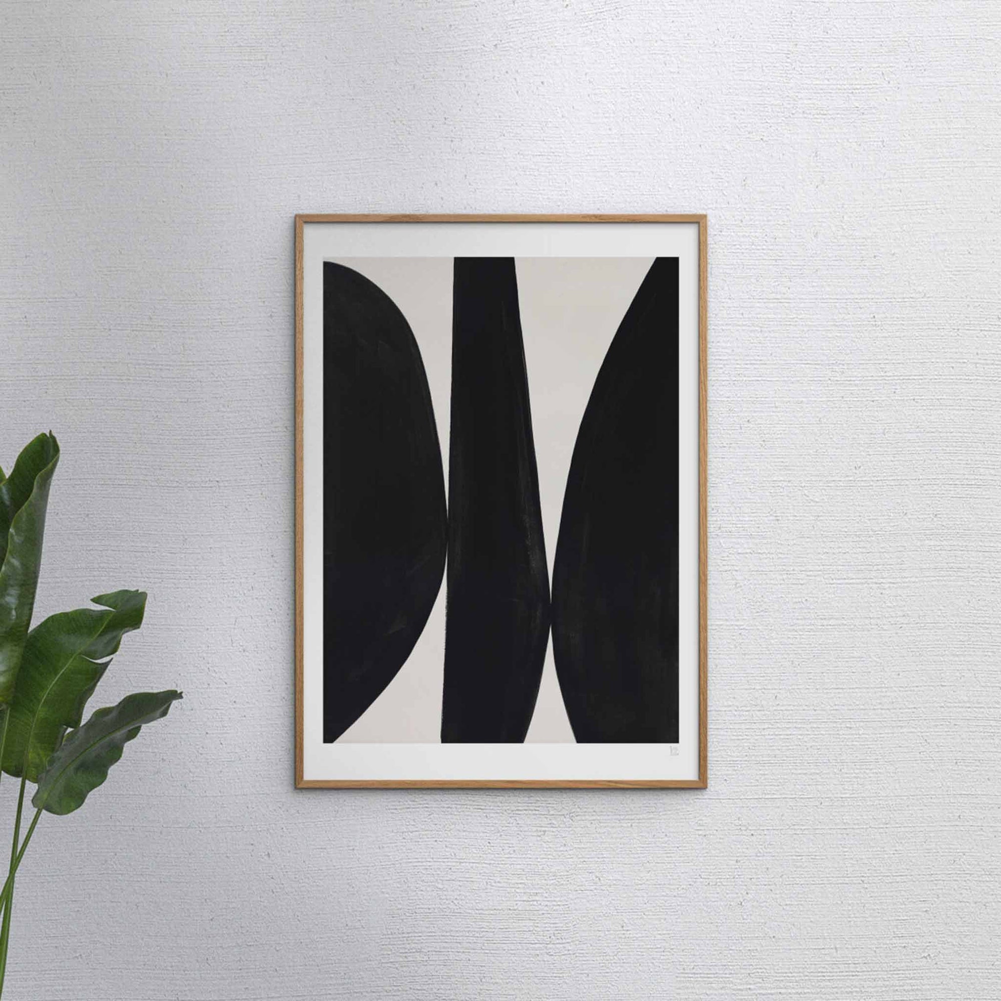 Poster & Frame（ポスター アンド フレーム）は、デンマーク・コペンハーゲン発のポスターブランドで、北欧デザインに特化した高品質なアートポスターを展開しています。抽象アートや幾何学模様、タイポグラフィ、写真アートなど、国内外の優れたアーティストの作品を厳選。洗練されたミニマルデザインで、現代の多様なインテリアスタイルに調和するアイテムを提案しています。使用する用紙とインクは環境に配慮した素材を採用し、サステナブルなものづくりを実現。モダン、北欧ナチュラルなどの空間に自然と馴染み、リビング、寝室、玄関、カフェ、オフィス、書斎など、あらゆる場所で壁掛けアートとして活躍します。北欧ポスター、アートプリント、インテリアアート、デンマークデザイン、ギャラリーウォールなどに関心のある方に最適な、空間に静けさと個性をもたらすプロフェッショナルなポスターコレクションです。