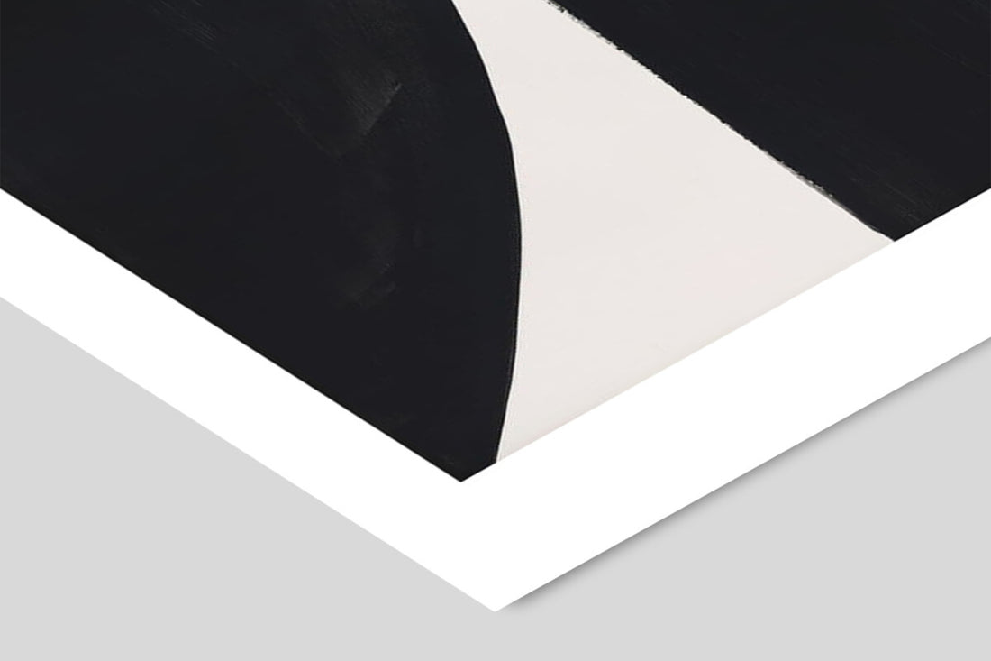 Poster&amp;Frameは、2018年に設立されたスカンジナビアのデザインウェブショップです。新しい会社ですが過去6年間、デンマークのデザイン、広告、およびデザイン業界で懸命に取り組んできた経験豊富なチームメンバーで構成され、500人以上の国内および国際的なアーティストによるオリジナルアート作品を提供しています。