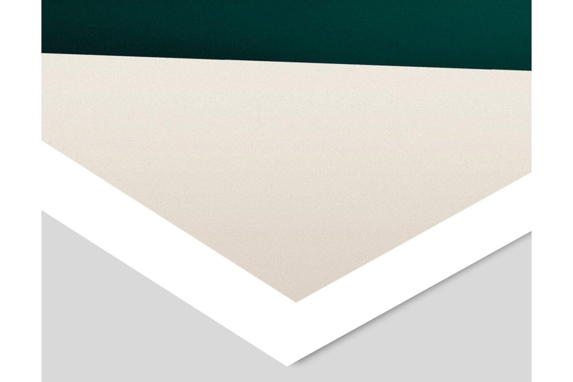 Poster&Frameは、2018年に設立されたスカンジナビアのデザインウェブショップです。新しい会社ですが過去6年間、デンマークのデザイン、広告、およびデザイン業界で懸命に取り組んできた経験豊富なチームメンバーで構成され、500人以上の国内および国際的なアーティストによるオリジナルアート作品を提供しています。