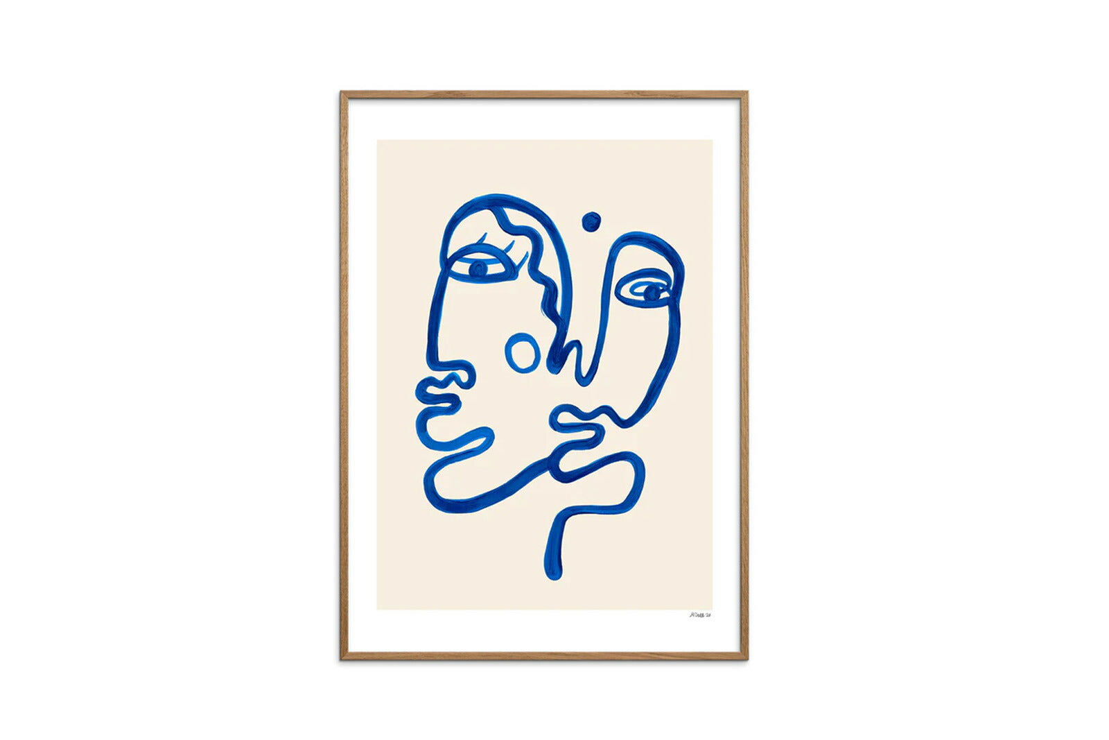 Poster&Frameは、2018年に設立されたスカンジナビアのデザインウェブショップです。新しい会社ですが過去6年間、デンマークのデザイン、広告、およびデザイン業界で懸命に取り組んできた経験豊富なチームメンバーで構成され、500人以上の国内および国際的なアーティストによるオリジナルアート作品を提供しています。