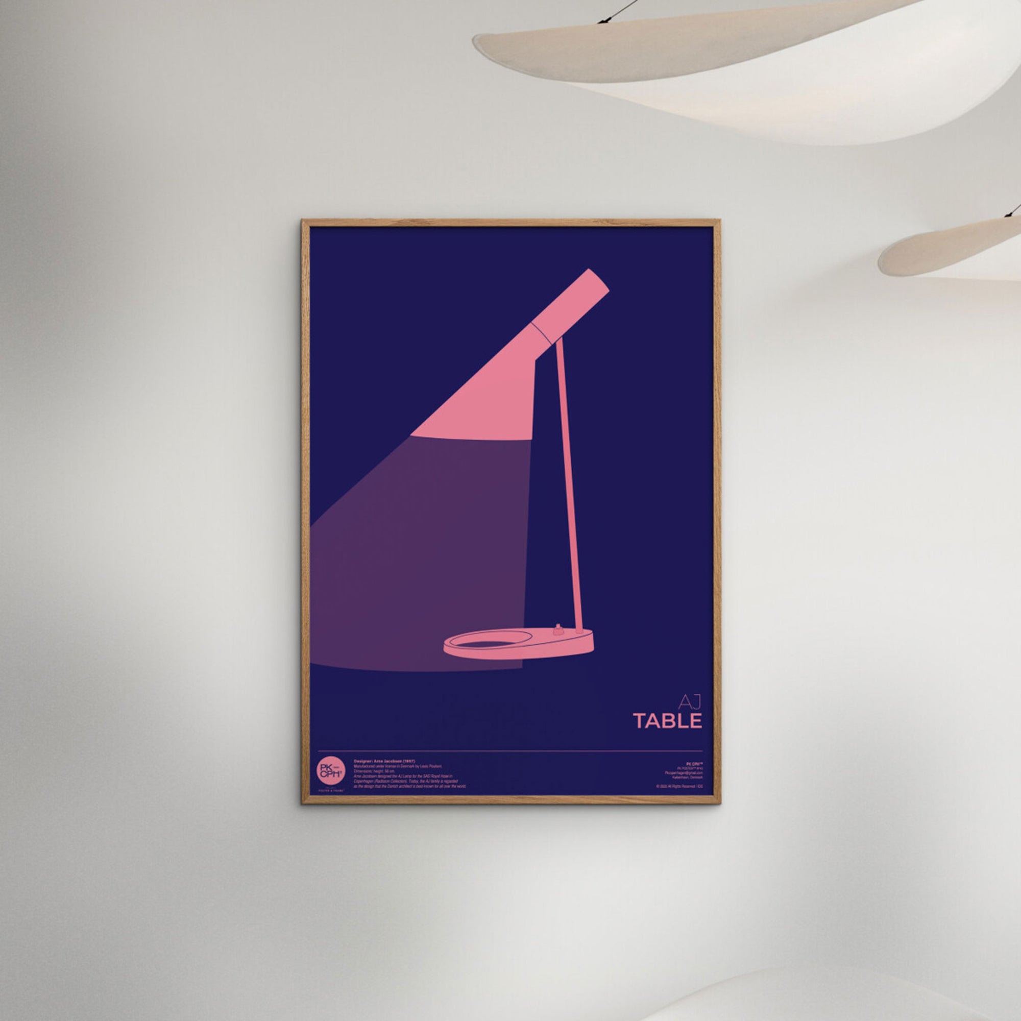 Poster & Frame（ポスター アンド フレーム）は、デンマーク・コペンハーゲン発のポスターブランドで、北欧デザインに特化した高品質なアートポスターを展開しています。抽象アートや幾何学模様、タイポグラフィ、写真アートなど、国内外の優れたアーティストの作品を厳選。洗練されたミニマルデザインで、現代の多様なインテリアスタイルに調和するアイテムを提案しています。使用する用紙とインクは環境に配慮した素材を採用し、サステナブルなものづくりを実現。モダン、北欧ナチュラルなどの空間に自然と馴染み、リビング、寝室、玄関、カフェ、オフィス、書斎など、あらゆる場所で壁掛けアートとして活躍します。北欧ポスター、アートプリント、インテリアアート、デンマークデザイン、ギャラリーウォールなどに関心のある方に最適な、空間に静けさと個性をもたらすプロフェッショナルなポスターコレクションです。