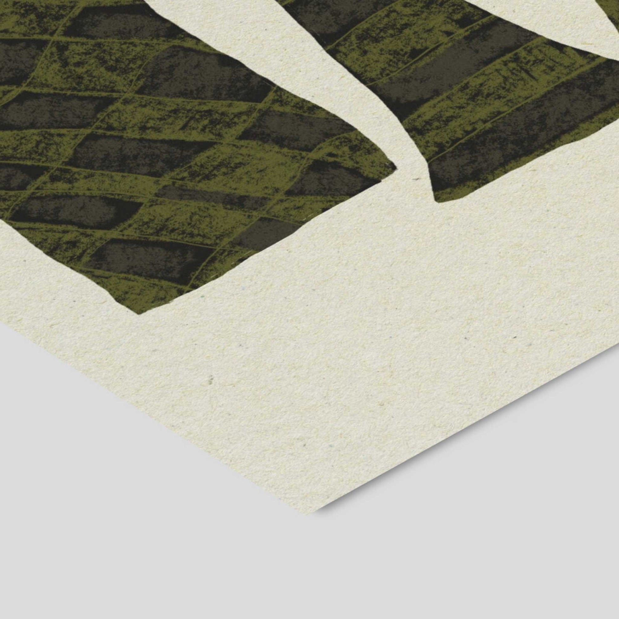 Poster & Frame（ポスター アンド フレーム）は、デンマーク・コペンハーゲン発のポスターブランドで、北欧デザインに特化した高品質なアートポスターを展開しています。抽象アートや幾何学模様、タイポグラフィ、写真アートなど、国内外の優れたアーティストの作品を厳選。洗練されたミニマルデザインで、現代の多様なインテリアスタイルに調和するアイテムを提案しています。使用する用紙とインクは環境に配慮した素材を採用し、サステナブルなものづくりを実現。モダン、北欧ナチュラルなどの空間に自然と馴染み、リビング、寝室、玄関、カフェ、オフィス、書斎など、あらゆる場所で壁掛けアートとして活躍します。北欧ポスター、アートプリント、インテリアアート、デンマークデザイン、ギャラリーウォールなどに関心のある方に最適な、空間に静けさと個性をもたらすプロフェッショナルなポスターコレクションです。