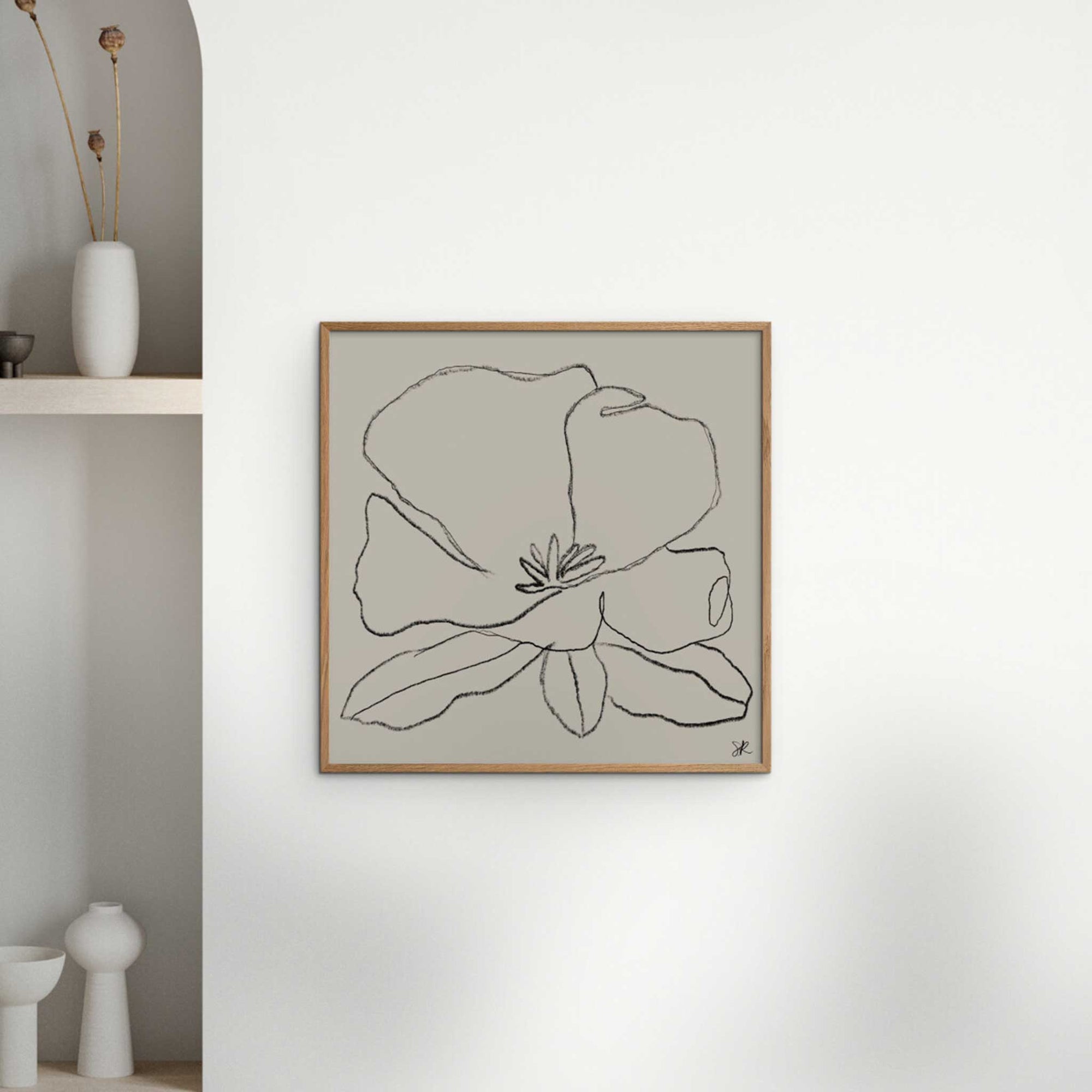 Poster &amp; Frame（ポスター アンド フレーム）は、デンマーク・コペンハーゲン発のポスターブランドで、北欧デザインに特化した高品質なアートポスターを展開しています。抽象アートや幾何学模様、タイポグラフィ、写真アートなど、国内外の優れたアーティストの作品を厳選。洗練されたミニマルデザインで、現代の多様なインテリアスタイルに調和するアイテムを提案しています。使用する用紙とインクは環境に配慮した素材を採用し、サステナブルなものづくりを実現。モダン、北欧ナチュラルなどの空間に自然と馴染み、リビング、寝室、玄関、カフェ、オフィス、書斎など、あらゆる場所で壁掛けアートとして活躍します。北欧ポスター、アートプリント、インテリアアート、デンマークデザイン、ギャラリーウォールなどに関心のある方に最適な、空間に静けさと個性をもたらすプロフェッショナルなポスターコレクションです。