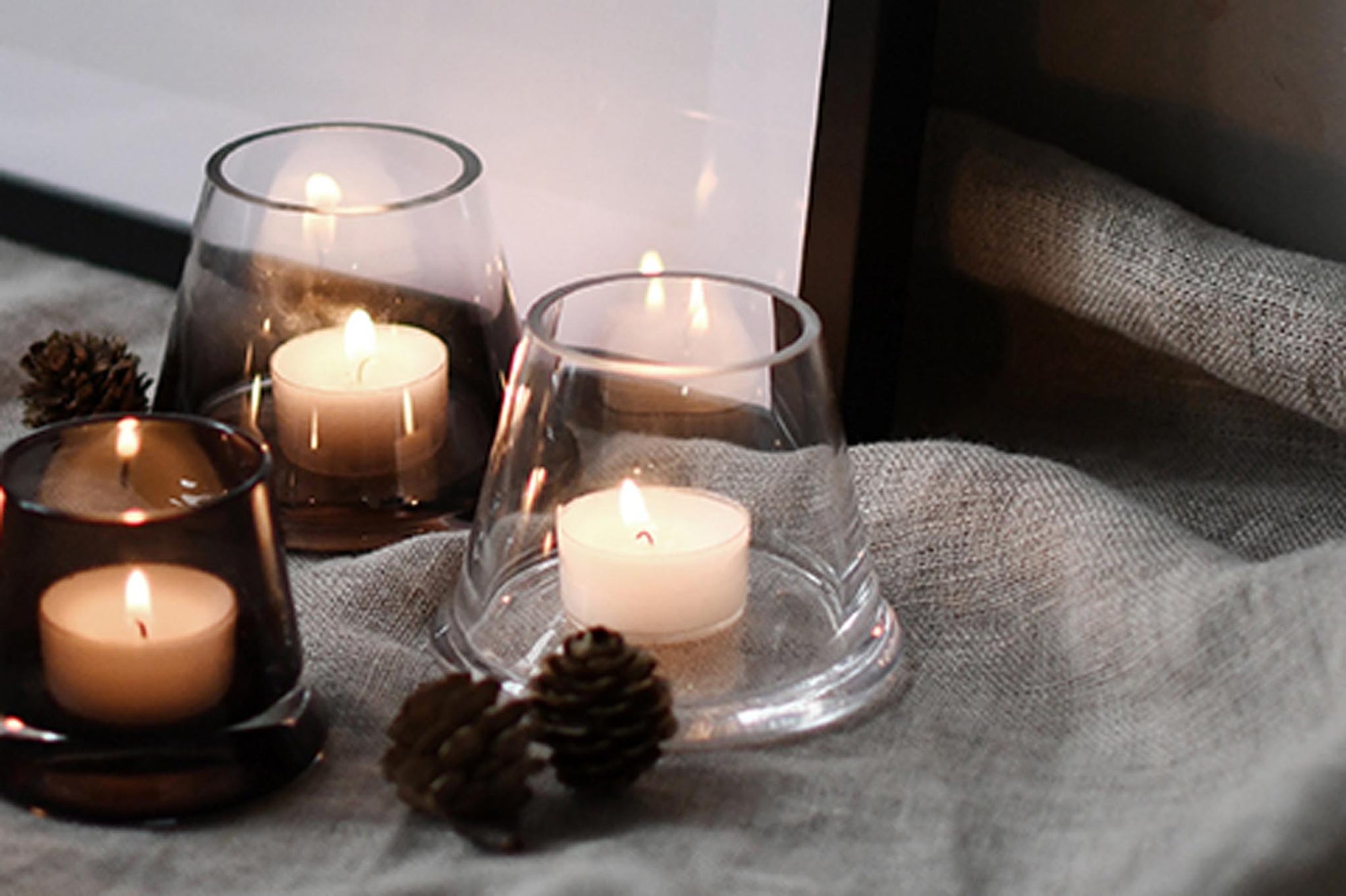 Storefactoryはスウェーデンのインテリアブランドです。彼らのデザインは商品ラインナップをみても分かるようにクリーンでミニマルな代表的なスカンジナビアンデザインであるのが特長です。