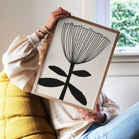 PSTR Studioは、美しく意味のあるアートをすべての人に届けたいという想いから誕生した、アート愛好家によるオンラインアートショップです。アート初心者からコレクターまで、誰もが心から惹かれる一枚に出会えるよう、遊び心と洗練されたデザインを融合させたアートプリントを厳選してご提供しています。新進気鋭の若手から実力派アーティストまで、個性豊かな作品を取り扱っています。当店のファインアートプリントは、色彩の美しさと細部の再現性に優れた高品質ジークレー印刷を採用。リビングや寝室、オフィスなど、さまざまな空間に上質な彩りを添えるインテリアアートとして最適です。作品を選び、飾るという行為を通じて、アートをより身近に感じ、日常に感性豊かな時間を取り入れるお手伝いをすることが私たちの目指す姿です。