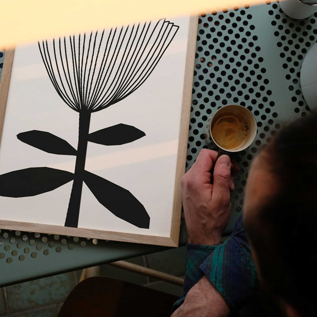 PSTR Studioは、美しく意味のあるアートをすべての人に届けたいという想いから誕生した、アート愛好家によるオンラインアートショップです。アート初心者からコレクターまで、誰もが心から惹かれる一枚に出会えるよう、遊び心と洗練されたデザインを融合させたアートプリントを厳選してご提供しています。新進気鋭の若手から実力派アーティストまで、個性豊かな作品を取り扱っています。当店のファインアートプリントは、色彩の美しさと細部の再現性に優れた高品質ジークレー印刷を採用。リビングや寝室、オフィスなど、さまざまな空間に上質な彩りを添えるインテリアアートとして最適です。作品を選び、飾るという行為を通じて、アートをより身近に感じ、日常に感性豊かな時間を取り入れるお手伝いをすることが私たちの目指す姿です。