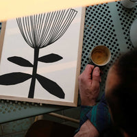 PSTR Studioは、美しく意味のあるアートをすべての人に届けたいという想いから誕生した、アート愛好家によるオンラインアートショップです。アート初心者からコレクターまで、誰もが心から惹かれる一枚に出会えるよう、遊び心と洗練されたデザインを融合させたアートプリントを厳選してご提供しています。新進気鋭の若手から実力派アーティストまで、個性豊かな作品を取り扱っています。当店のファインアートプリントは、色彩の美しさと細部の再現性に優れた高品質ジークレー印刷を採用。リビングや寝室、オフィスなど、さまざまな空間に上質な彩りを添えるインテリアアートとして最適です。作品を選び、飾るという行為を通じて、アートをより身近に感じ、日常に感性豊かな時間を取り入れるお手伝いをすることが私たちの目指す姿です。