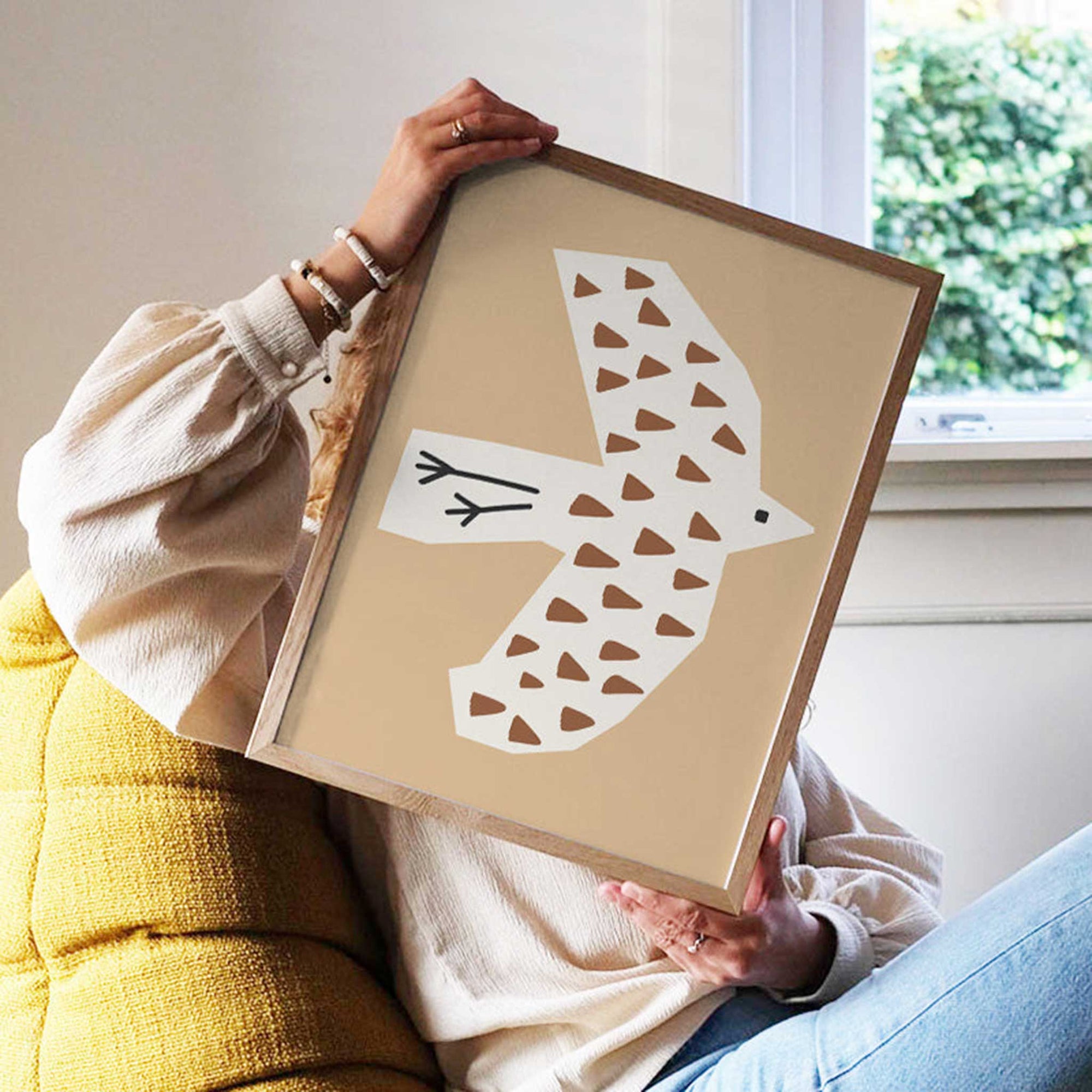 PSTR Studioは、美しく意味のあるアートをすべての人に届けたいという想いから誕生した、アート愛好家によるオンラインアートショップです。アート初心者からコレクターまで、誰もが心から惹かれる一枚に出会えるよう、遊び心と洗練されたデザインを融合させたアートプリントを厳選してご提供しています。新進気鋭の若手から実力派アーティストまで、個性豊かな作品を取り扱っています。当店のファインアートプリントは、色彩の美しさと細部の再現性に優れた高品質ジークレー印刷を採用。リビングや寝室、オフィスなど、さまざまな空間に上質な彩りを添えるインテリアアートとして最適です。作品を選び、飾るという行為を通じて、アートをより身近に感じ、日常に感性豊かな時間を取り入れるお手伝いをすることが私たちの目指す姿です。