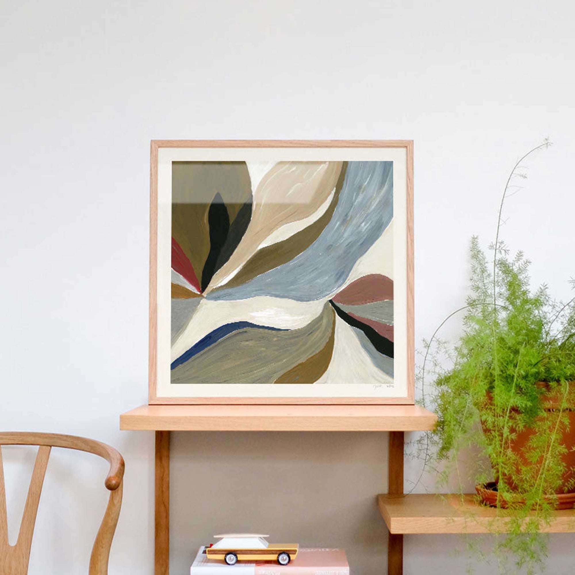 PSTR Studioは、美しく意味のあるアートをすべての人に届けたいという想いから誕生した、アート愛好家によるオンラインアートショップです。アート初心者からコレクターまで、誰もが心から惹かれる一枚に出会えるよう、遊び心と洗練されたデザインを融合させたアートプリントを厳選してご提供しています。新進気鋭の若手から実力派アーティストまで、個性豊かな作品を取り扱っています。当店のファインアートプリントは、色彩の美しさと細部の再現性に優れた高品質ジークレー印刷を採用。リビングや寝室、オフィスなど、さまざまな空間に上質な彩りを添えるインテリアアートとして最適です。作品を選び、飾るという行為を通じて、アートをより身近に感じ、日常に感性豊かな時間を取り入れるお手伝いをすることが私たちの目指す姿です。