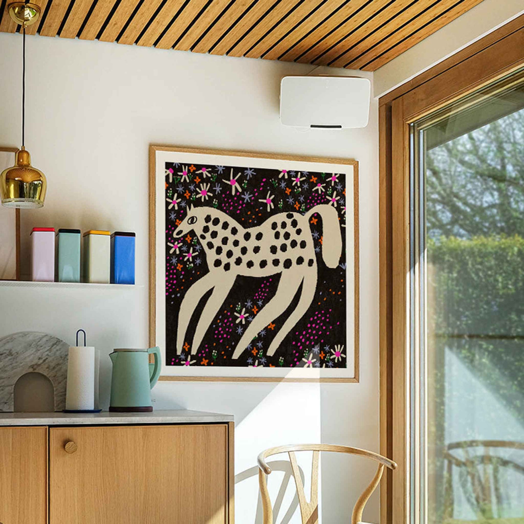 PSTR Studioは、美しく意味のあるアートをすべての人に届けたいという想いから誕生した、アート愛好家によるオンラインアートショップです。アート初心者からコレクターまで、誰もが心から惹かれる一枚に出会えるよう、遊び心と洗練されたデザインを融合させたアートプリントを厳選してご提供しています。新進気鋭の若手から実力派アーティストまで、個性豊かな作品を取り扱っています。当店のファインアートプリントは、色彩の美しさと細部の再現性に優れた高品質ジークレー印刷を採用。リビングや寝室、オフィスなど、さまざまな空間に上質な彩りを添えるインテリアアートとして最適です。作品を選び、飾るという行為を通じて、アートをより身近に感じ、日常に感性豊かな時間を取り入れるお手伝いをすることが私たちの目指す姿です。