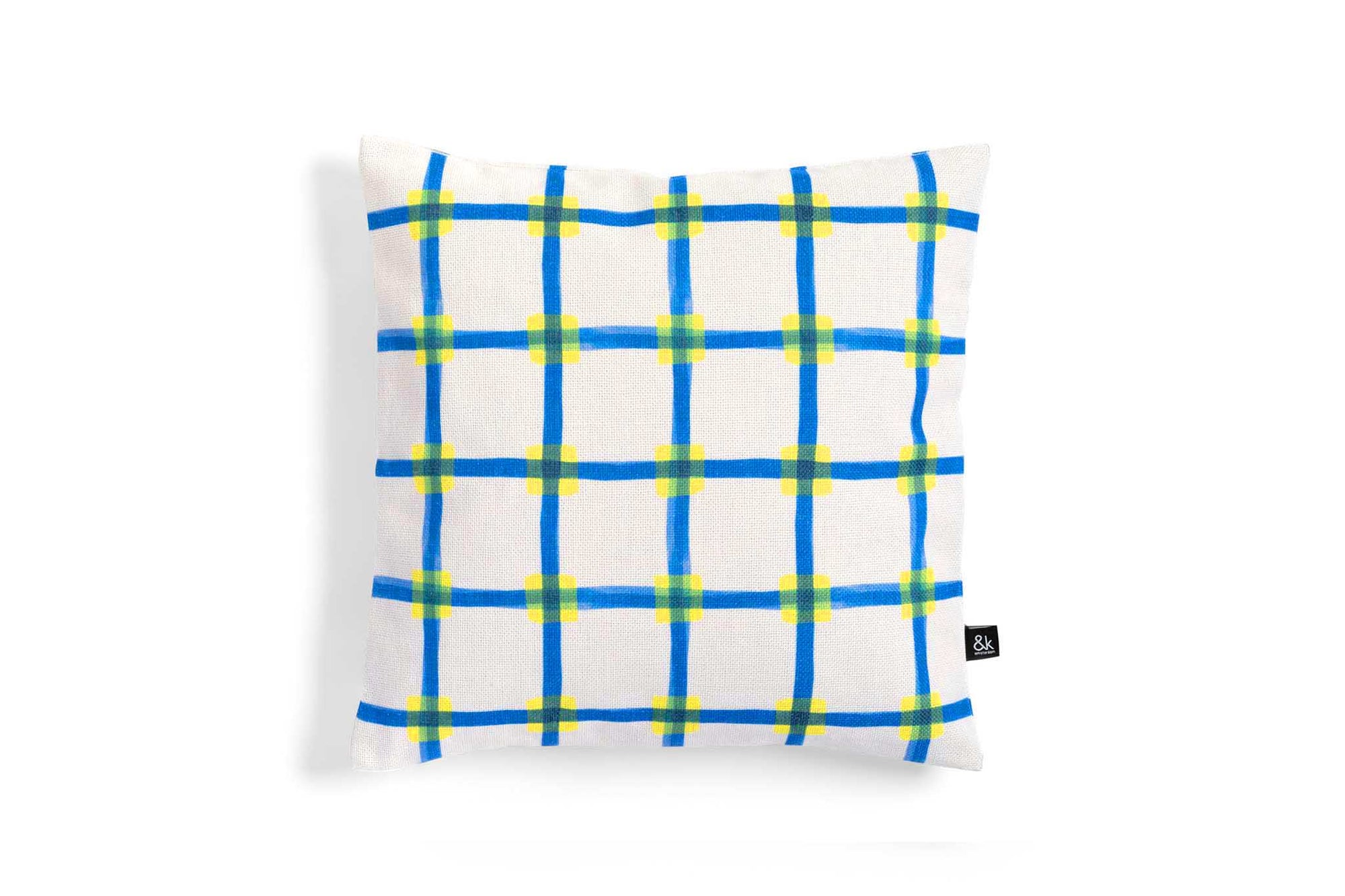 オランダ・アムステルダム発のインテリアブランド&Klevering（アンド・クレベリング）は、1992年の創業以来、「デザインを最優先に」という理念のもと、カラフルで個性的なホームアクセサリーを展開しています。アムステルダムらしいオリジナリティを大切にし、どんな空間にも調和しながらも印象的な存在感を放つデザインが魅力です。&Kleveringのアイテムは、自宅用としてはもちろん、贈り物にも最適です。コレクションはすべてチームで丁寧に作り上げられ、現代アートやヴィンテージスタイルからインスピレーションを受けたユニークでタイムレスなデザインを追求しています。また、「Buro Berger」というブランド名でも著名なアーティストとのコラボレーションを行い、革新性と伝統を両立しながら、常に新しい驚きを届けています。