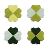 オランダ・アムステルダム発のインテリアブランド&Klevering（アンド・クレベリング）は、1992年の創業以来、「デザインを最優先に」という理念のもと、カラフルで個性的なホームアクセサリーを展開しています。アムステルダムらしいオリジナリティを大切にし、どんな空間にも調和しながらも印象的な存在感を放つデザインが魅力です。&Kleveringのアイテムは、自宅用としてはもちろん、贈り物にも最適です。コレクションはすべてチームで丁寧に作り上げられ、現代アートやヴィンテージスタイルからインスピレーションを受けたユニークでタイムレスなデザインを追求しています。また、「Buro Berger」というブランド名でも著名なアーティストとのコラボレーションを行い、革新性と伝統を両立しながら、常に新しい驚きを届けています。