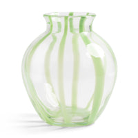 オランダ・アムステルダム発のインテリアブランド&Klevering（アンド・クレベリング）は、1992年の創業以来、「デザインを最優先に」という理念のもと、カラフルで個性的なホームアクセサリーを展開しています。アムステルダムらしいオリジナリティを大切にし、どんな空間にも調和しながらも印象的な存在感を放つデザインが魅力です。&Kleveringのアイテムは、自宅用としてはもちろん、贈り物にも最適です。コレクションはすべてチームで丁寧に作り上げられ、現代アートやヴィンテージスタイルからインスピレーションを受けたユニークでタイムレスなデザインを追求しています。また、「Buro Berger」というブランド名でも著名なアーティストとのコラボレーションを行い、革新性と伝統を両立しながら、常に新しい驚きを届けています。