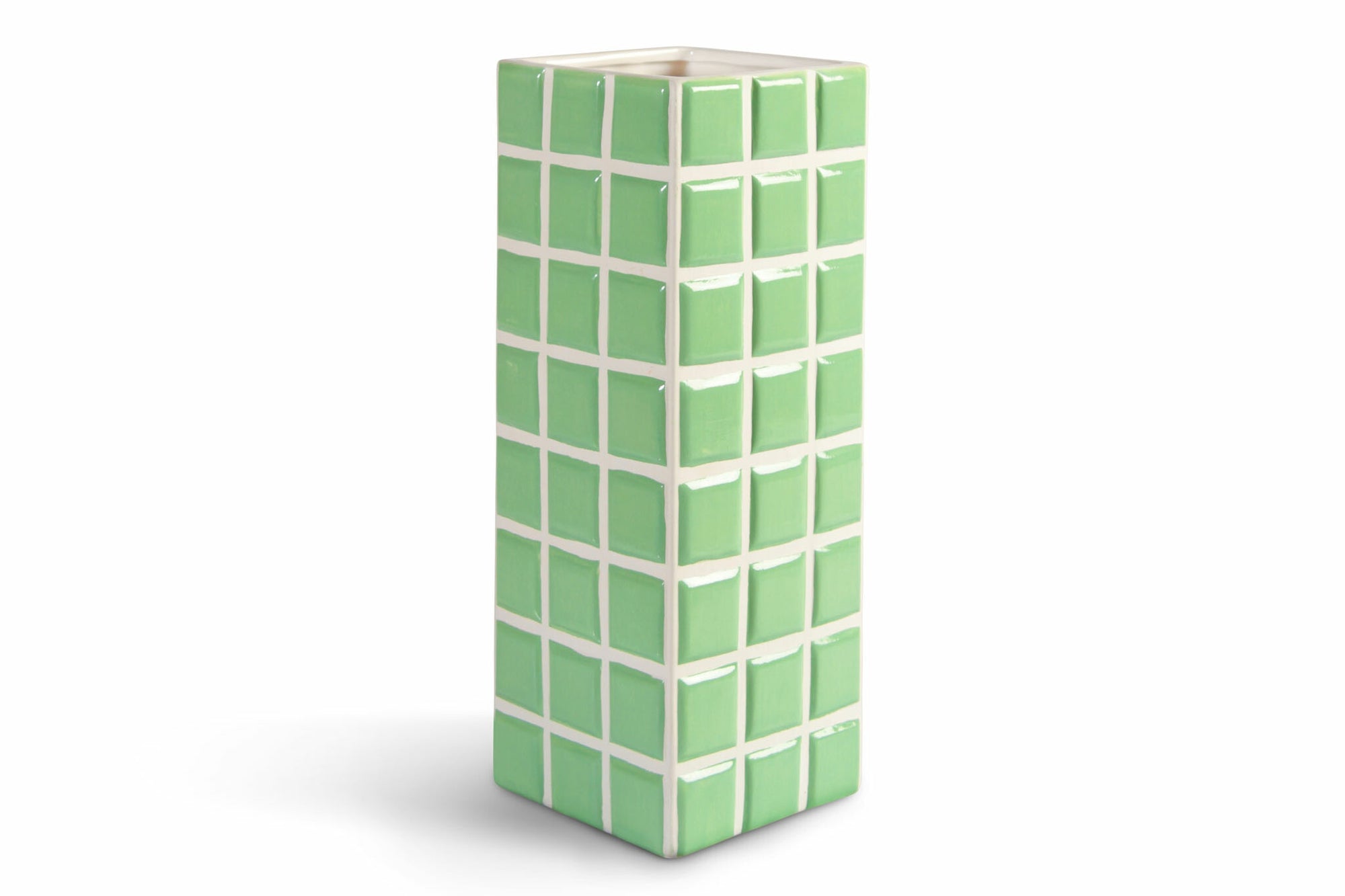 オランダ・アムステルダム発のインテリアブランド&Klevering（アンド・クレベリング）は、1992年の創業以来、「デザインを最優先に」という理念のもと、カラフルで個性的なホームアクセサリーを展開しています。アムステルダムらしいオリジナリティを大切にし、どんな空間にも調和しながらも印象的な存在感を放つデザインが魅力です。&Kleveringのアイテムは、自宅用としてはもちろん、贈り物にも最適です。コレクションはすべてチームで丁寧に作り上げられ、現代アートやヴィンテージスタイルからインスピレーションを受けたユニークでタイムレスなデザインを追求しています。また、「Buro Berger」というブランド名でも著名なアーティストとのコラボレーションを行い、革新性と伝統を両立しながら、常に新しい驚きを届けています。