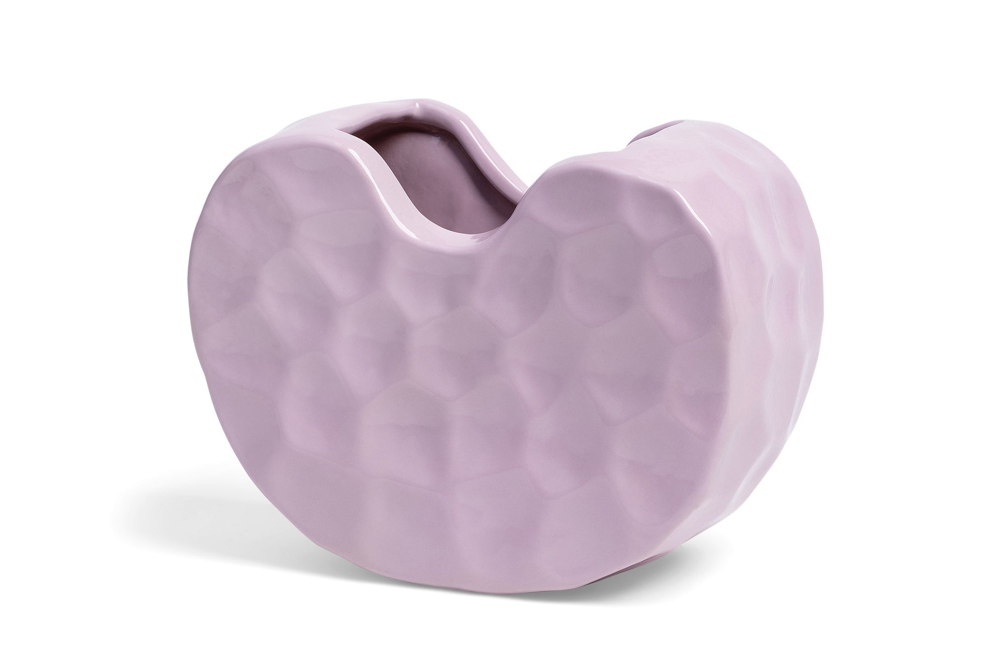 オランダ・アムステルダム発のインテリアブランド&Klevering（アンド・クレベリング）は、1992年の創業以来、「デザインを最優先に」という理念のもと、カラフルで個性的なホームアクセサリーを展開しています。アムステルダムらしいオリジナリティを大切にし、どんな空間にも調和しながらも印象的な存在感を放つデザインが魅力です。&Kleveringのアイテムは、自宅用としてはもちろん、贈り物にも最適です。コレクションはすべてチームで丁寧に作り上げられ、現代アートやヴィンテージスタイルからインスピレーションを受けたユニークでタイムレスなデザインを追求しています。また、「Buro Berger」というブランド名でも著名なアーティストとのコラボレーションを行い、革新性と伝統を両立しながら、常に新しい驚きを届けています。