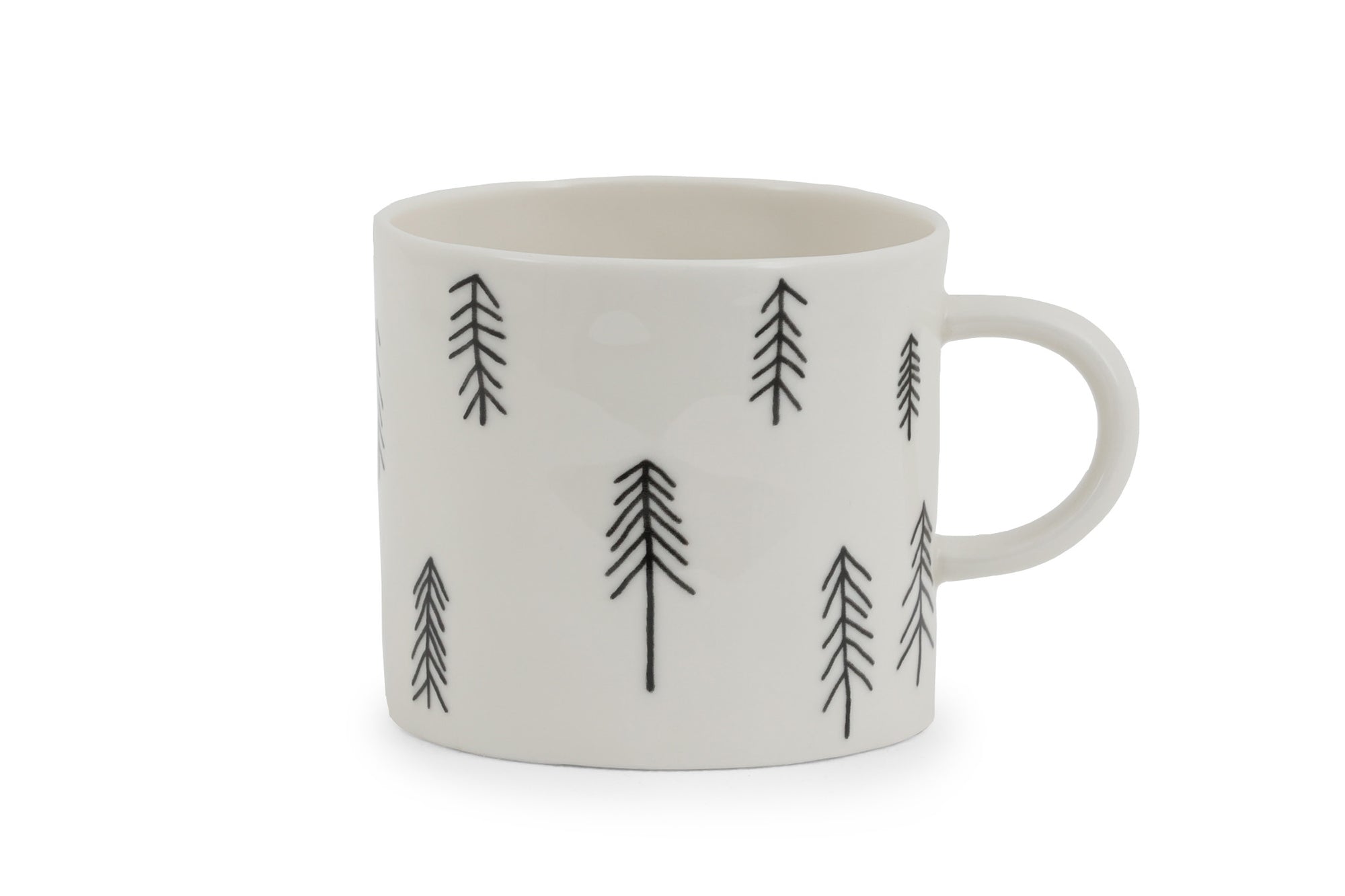 Fine Little Day（ファイン・リトル・デイ）は、スウェーデンのデザイナー、エリーサベット・デュンケルによって2007年に設立されたライフスタイルブランドです。自然や季節、日常の情景から着想を得た、素朴で温かみのある手描きのデザインが特徴です。テキスタイル、ポスター、クッション、ブランケットなどの製品には、北欧らしいミニマルさと遊び心が調和し、暮らしに詩的な魅力を添えてくれます。サステナビリティやクラフトマンシップを大切にし、国内外のアーティストとのコラボレーションや、アート支援活動にも積極的に取り組んでいます。素材の選定や製造背景にもこだわり、使う人の感性に寄り添った、長く愛されるモノづくりを目指しています。日常の中に小さな幸せやインスピレーションをもたらしてくれる、豊かな感性に満ちたブランドです。