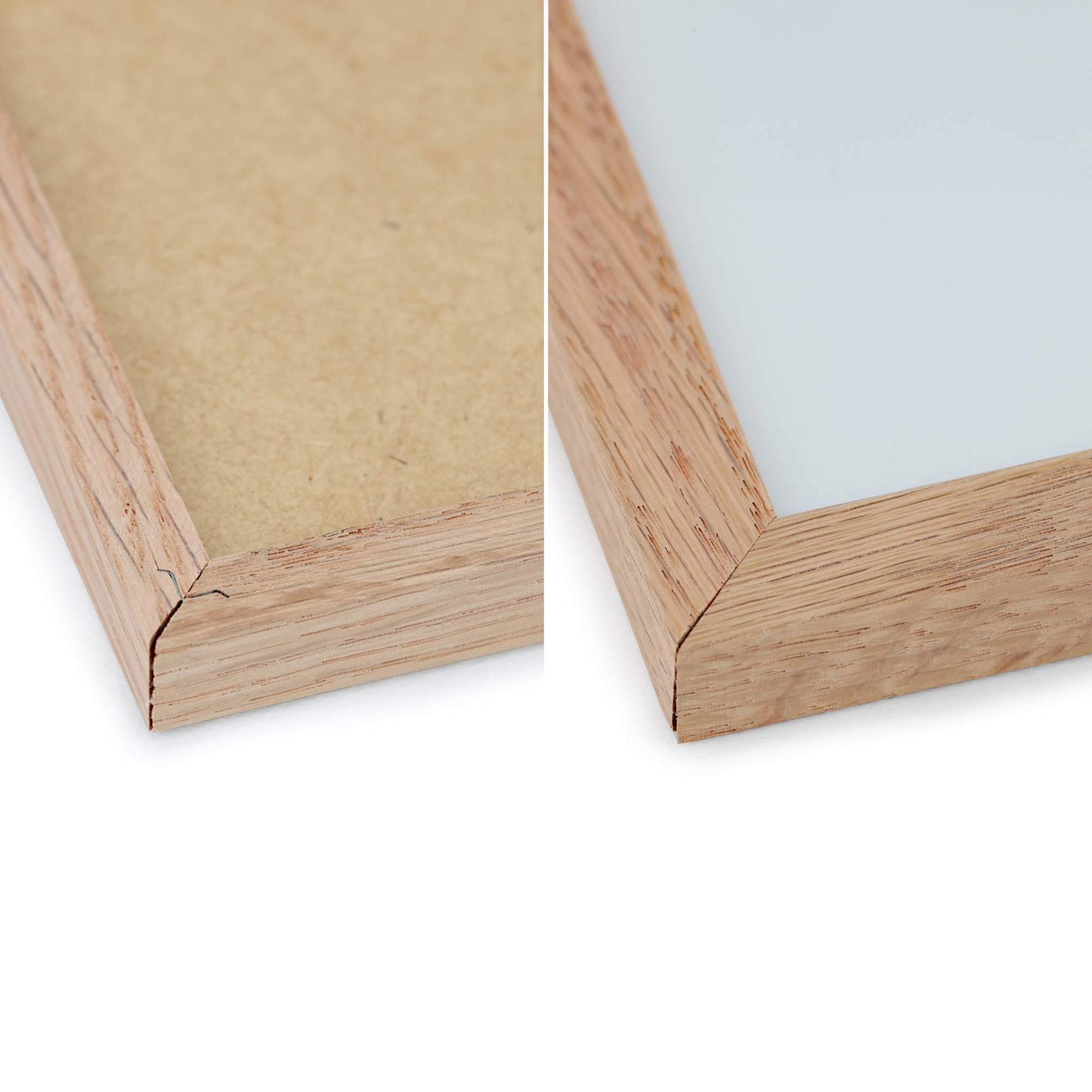 温もりのある天然木と洗練されたデザインが融合した、オーク無垢材の木製ポスターフレーム。シンプルで細身のエッジが効いたフレームは、アートや写真をすっきりと引き立て、北欧風やナチュラルテイストの空間に自然に馴染みます。スカンジナビアスタイルやミニマルデザインを好む方におすすめで、北欧でも定番のインテリアアイテム。天然オーク材は美しい木目と質感、ひとつひとつ異なる表情が魅力です。リビングや玄関、寝室、書斎、店舗など多彩な空間で活躍。壁掛け・立て掛け対応で自由なレイアウトが楽しめます。本商品は低反射アクリル板を使用しており、片面は低反射加工、もう片面は通常アクリルです。お好みでどちらの面も使用可能ですが、通常面もやや暗く見える場合があります。ポスターの色味や鮮明さを重視される方は、低反射タイプでない製品をおすすめします。