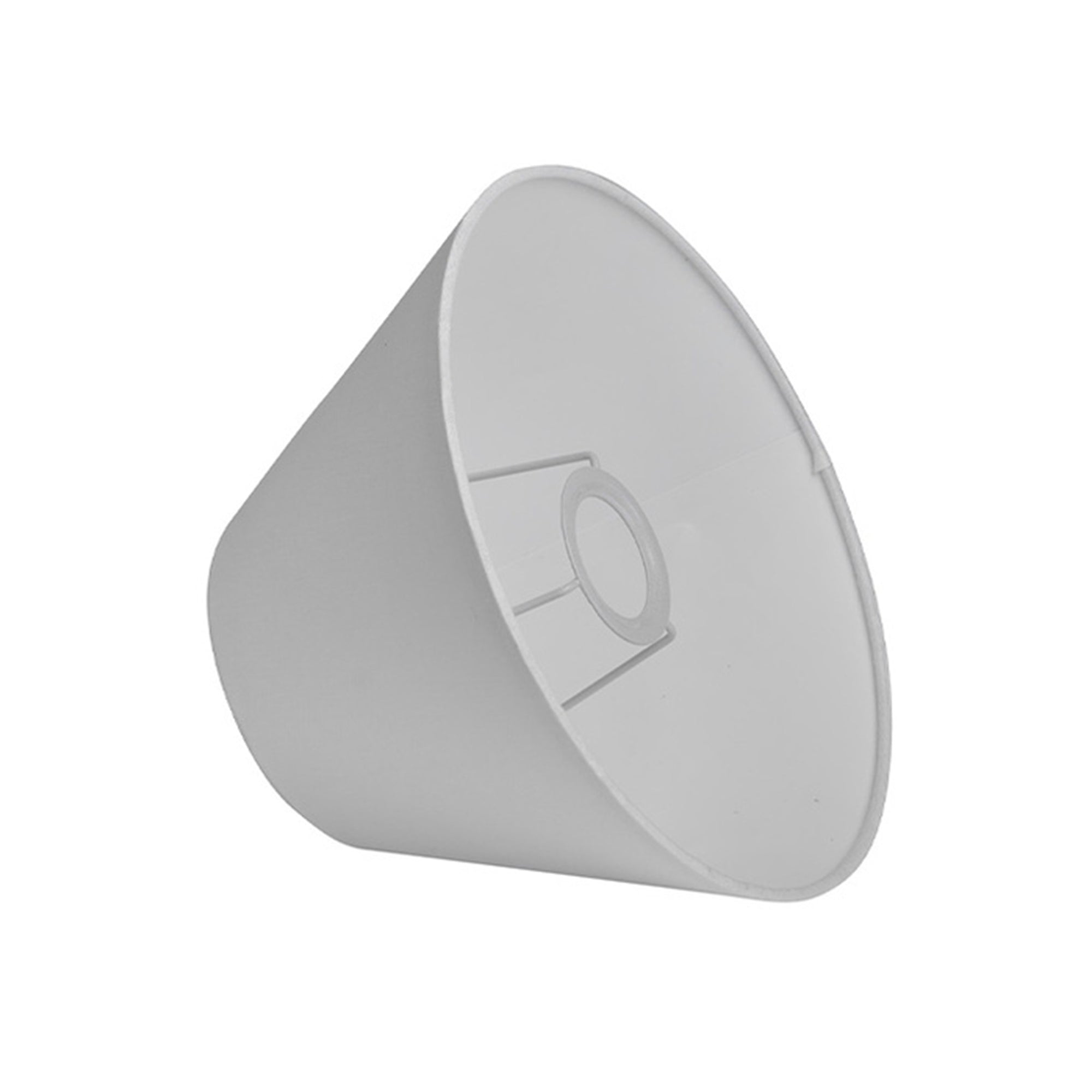 Watt & Veke（ワット・アンド・ヴェケ）は1998年に設立されたスウェーデンの照明ブランドです。「ただの明かり以上のものを届けたい」という明確なビジョンのもと、20年以上にわたり、光によって空間に特別な雰囲気を生み出すことを追求しています。製品はシンプルな北欧デザインに世界各地からのインスピレーションを融合させ、機能性と美しさの両立を目指しています。クラシックなスタイルからトレンドを取り入れた個性的なデザインまで、ユーザーの個性を映し出す照明を展開。Watt & Vekeの照明は、あなたの暮らしを明るく彩り、日常に魔法のような輝きをもたらします。