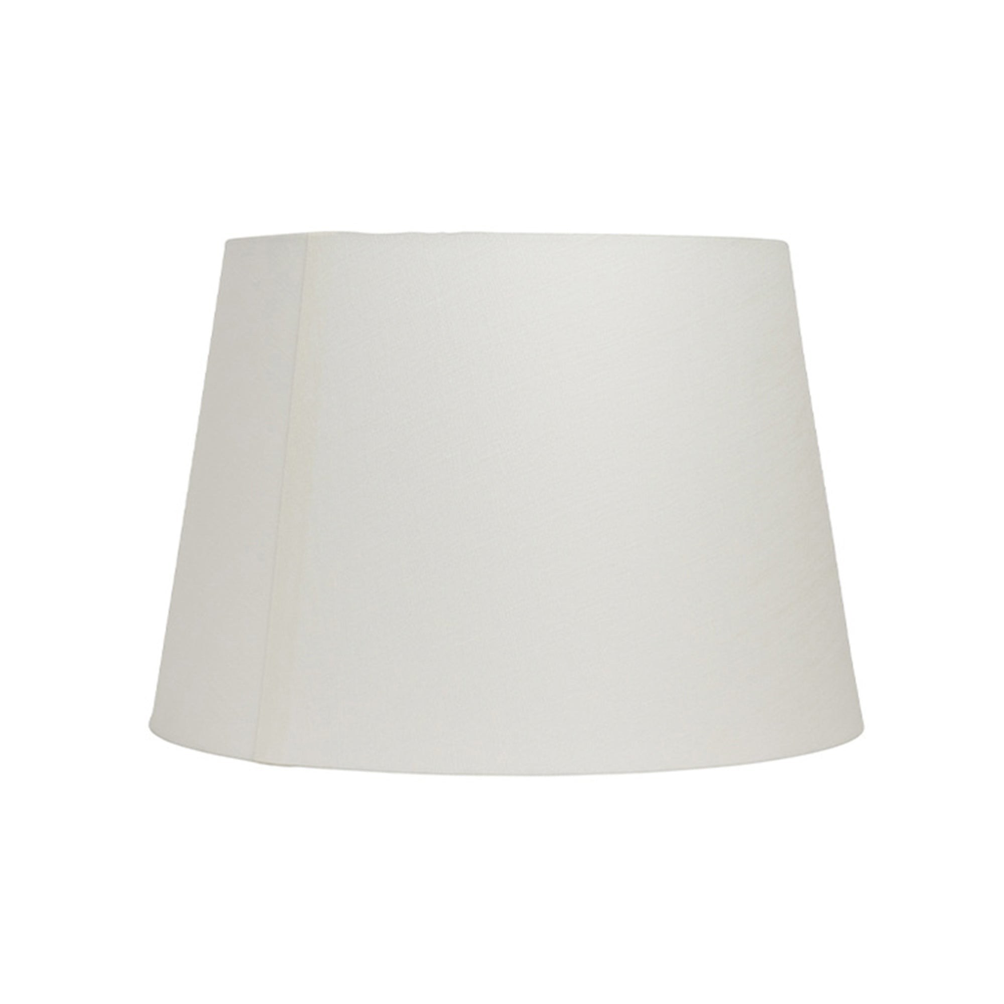 Watt & Veke（ワット・アンド・ヴェケ）は1998年に設立されたスウェーデンの照明ブランドです。「ただの明かり以上のものを届けたい」という明確なビジョンのもと、20年以上にわたり、光によって空間に特別な雰囲気を生み出すことを追求しています。製品はシンプルな北欧デザインに世界各地からのインスピレーションを融合させ、機能性と美しさの両立を目指しています。クラシックなスタイルからトレンドを取り入れた個性的なデザインまで、ユーザーの個性を映し出す照明を展開。Watt & Vekeの照明は、あなたの暮らしを明るく彩り、日常に魔法のような輝きをもたらします。