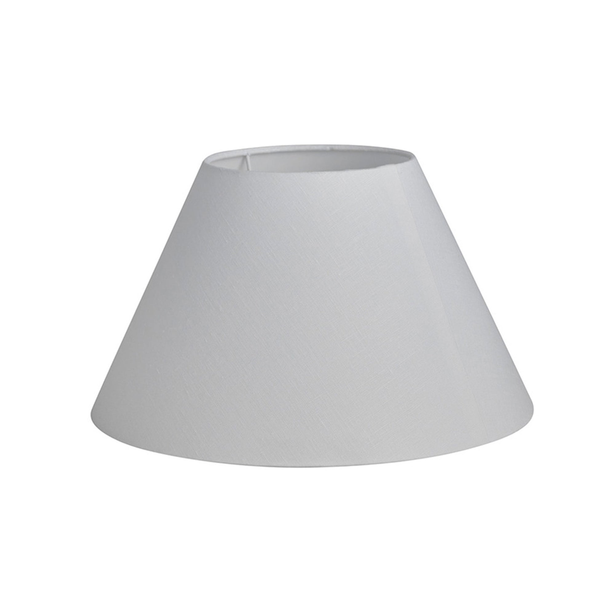 Watt & Veke（ワット・アンド・ヴェケ）は1998年に設立されたスウェーデンの照明ブランドです。「ただの明かり以上のものを届けたい」という明確なビジョンのもと、20年以上にわたり、光によって空間に特別な雰囲気を生み出すことを追求しています。製品はシンプルな北欧デザインに世界各地からのインスピレーションを融合させ、機能性と美しさの両立を目指しています。クラシックなスタイルからトレンドを取り入れた個性的なデザインまで、ユーザーの個性を映し出す照明を展開。Watt & Vekeの照明は、あなたの暮らしを明るく彩り、日常に魔法のような輝きをもたらします。