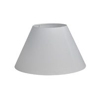 Watt & Veke（ワット・アンド・ヴェケ）は1998年に設立されたスウェーデンの照明ブランドです。「ただの明かり以上のものを届けたい」という明確なビジョンのもと、20年以上にわたり、光によって空間に特別な雰囲気を生み出すことを追求しています。製品はシンプルな北欧デザインに世界各地からのインスピレーションを融合させ、機能性と美しさの両立を目指しています。クラシックなスタイルからトレンドを取り入れた個性的なデザインまで、ユーザーの個性を映し出す照明を展開。Watt & Vekeの照明は、あなたの暮らしを明るく彩り、日常に魔法のような輝きをもたらします。