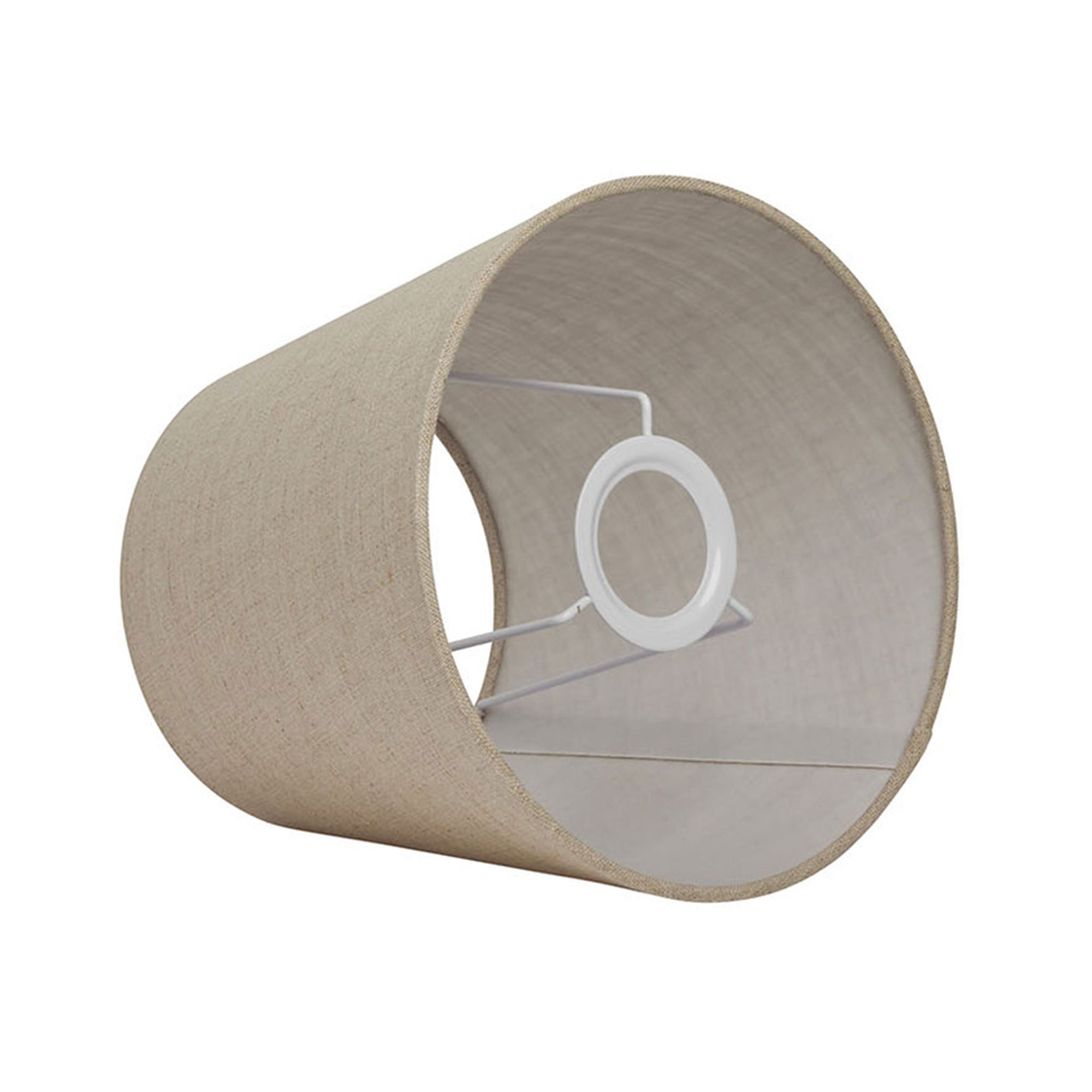 Watt & Veke（ワット・アンド・ヴェケ）は1998年に設立されたスウェーデンの照明ブランドです。「ただの明かり以上のものを届けたい」という明確なビジョンのもと、20年以上にわたり、光によって空間に特別な雰囲気を生み出すことを追求しています。製品はシンプルな北欧デザインに世界各地からのインスピレーションを融合させ、機能性と美しさの両立を目指しています。クラシックなスタイルからトレンドを取り入れた個性的なデザインまで、ユーザーの個性を映し出す照明を展開。Watt & Vekeの照明は、あなたの暮らしを明るく彩り、日常に魔法のような輝きをもたらします。