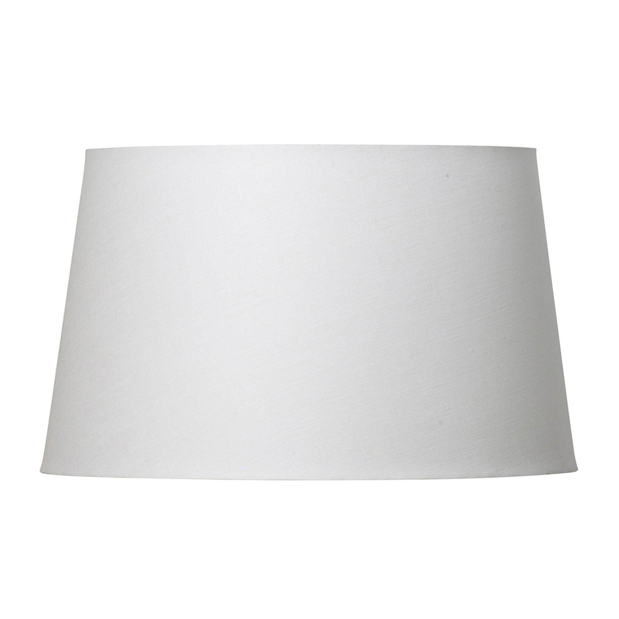 Watt & Veke（ワット・アンド・ヴェケ）は1998年に設立されたスウェーデンの照明ブランドです。「ただの明かり以上のものを届けたい」という明確なビジョンのもと、20年以上にわたり、光によって空間に特別な雰囲気を生み出すことを追求しています。製品はシンプルな北欧デザインに世界各地からのインスピレーションを融合させ、機能性と美しさの両立を目指しています。クラシックなスタイルからトレンドを取り入れた個性的なデザインまで、ユーザーの個性を映し出す照明を展開。Watt & Vekeの照明は、あなたの暮らしを明るく彩り、日常に魔法のような輝きをもたらします。