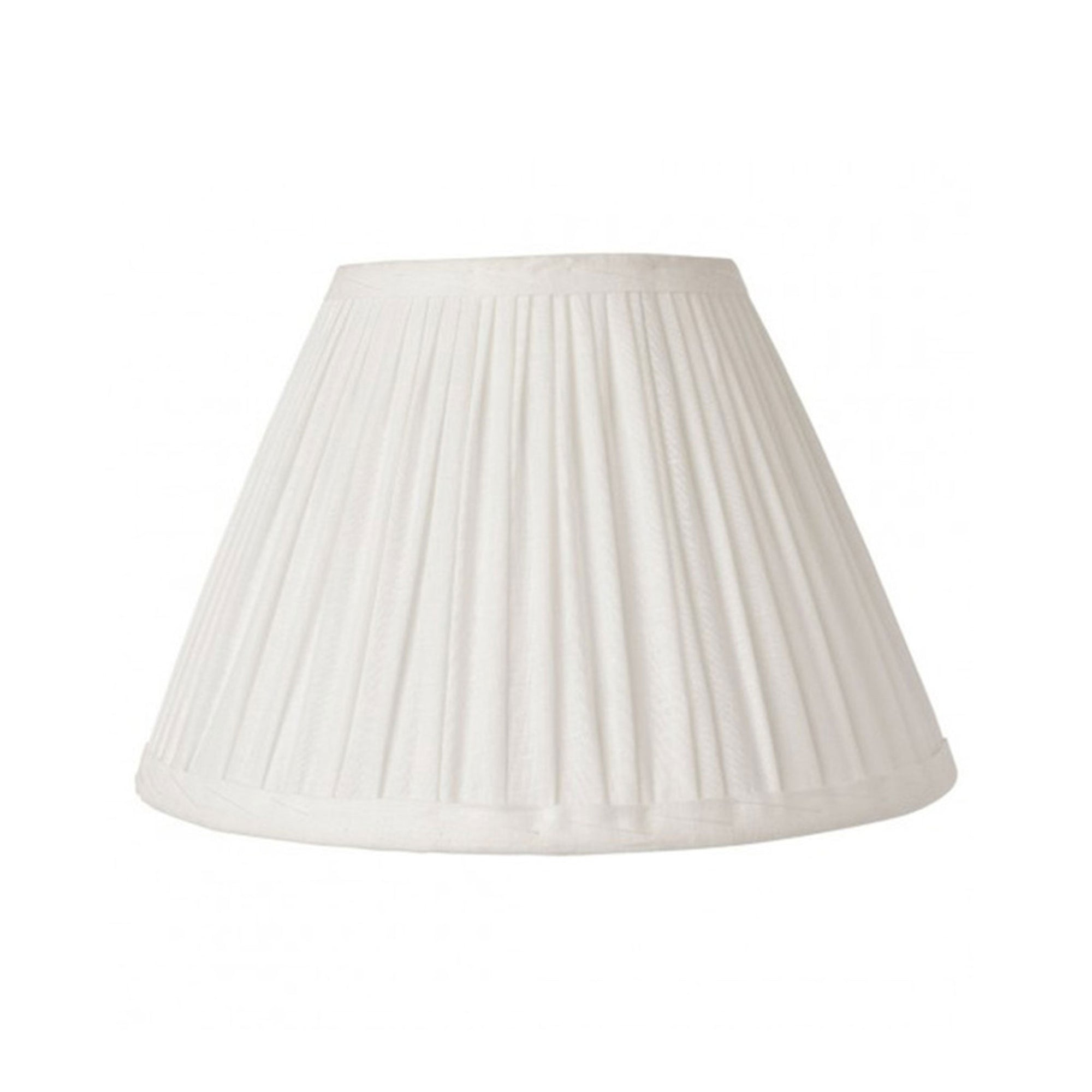 Watt & Veke（ワット・アンド・ヴェケ）は1998年に設立されたスウェーデンの照明ブランドです。「ただの明かり以上のものを届けたい」という明確なビジョンのもと、20年以上にわたり、光によって空間に特別な雰囲気を生み出すことを追求しています。製品はシンプルな北欧デザインに世界各地からのインスピレーションを融合させ、機能性と美しさの両立を目指しています。クラシックなスタイルからトレンドを取り入れた個性的なデザインまで、ユーザーの個性を映し出す照明を展開。Watt & Vekeの照明は、あなたの暮らしを明るく彩り、日常に魔法のような輝きをもたらします。