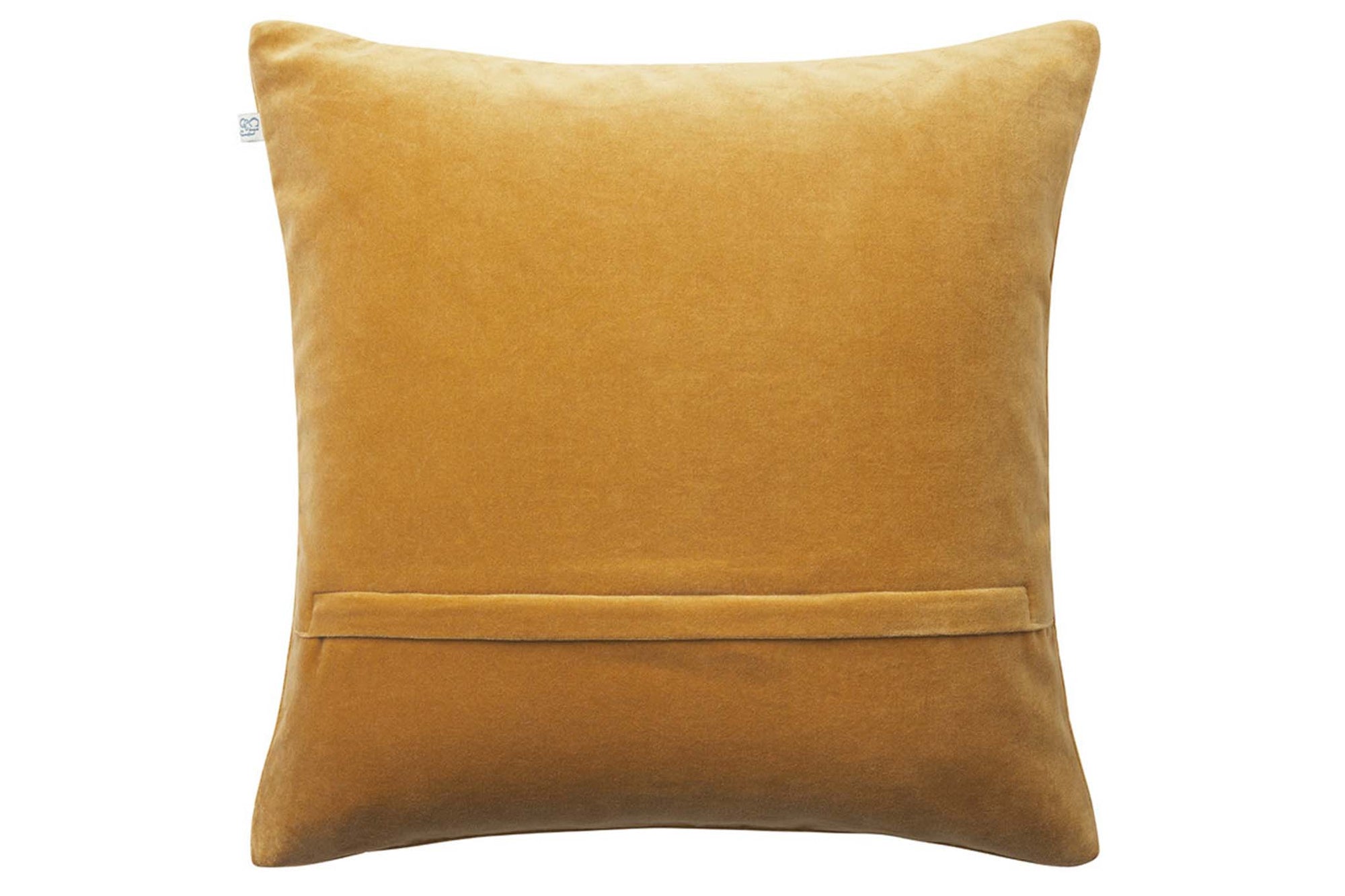 Chhatwal & Jonssonは、Stig JonssonとGeetali Chhatwal Jonssonによって創設されたスウェーデンのブランドです。主にクッションやラグなどのテキスタイル商品を製造しています。スカンジナビアンデザインとインドの手工芸品を組み合わせるというアイデアから始まったブランドは現在25か国の店舗で展開する有名なブランドに成長しました。