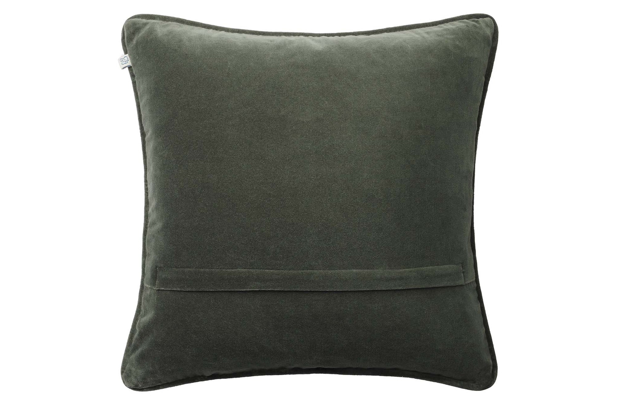 Chhatwal & Jonssonは、Stig JonssonとGeetali Chhatwal Jonssonによって創設されたスウェーデンのブランドです。主にクッションやラグなどのテキスタイル商品を製造しています。スカンジナビアンデザインとインドの手工芸品を組み合わせるというアイデアから始まったブランドは現在25か国の店舗で展開する有名なブランドに成長しました。