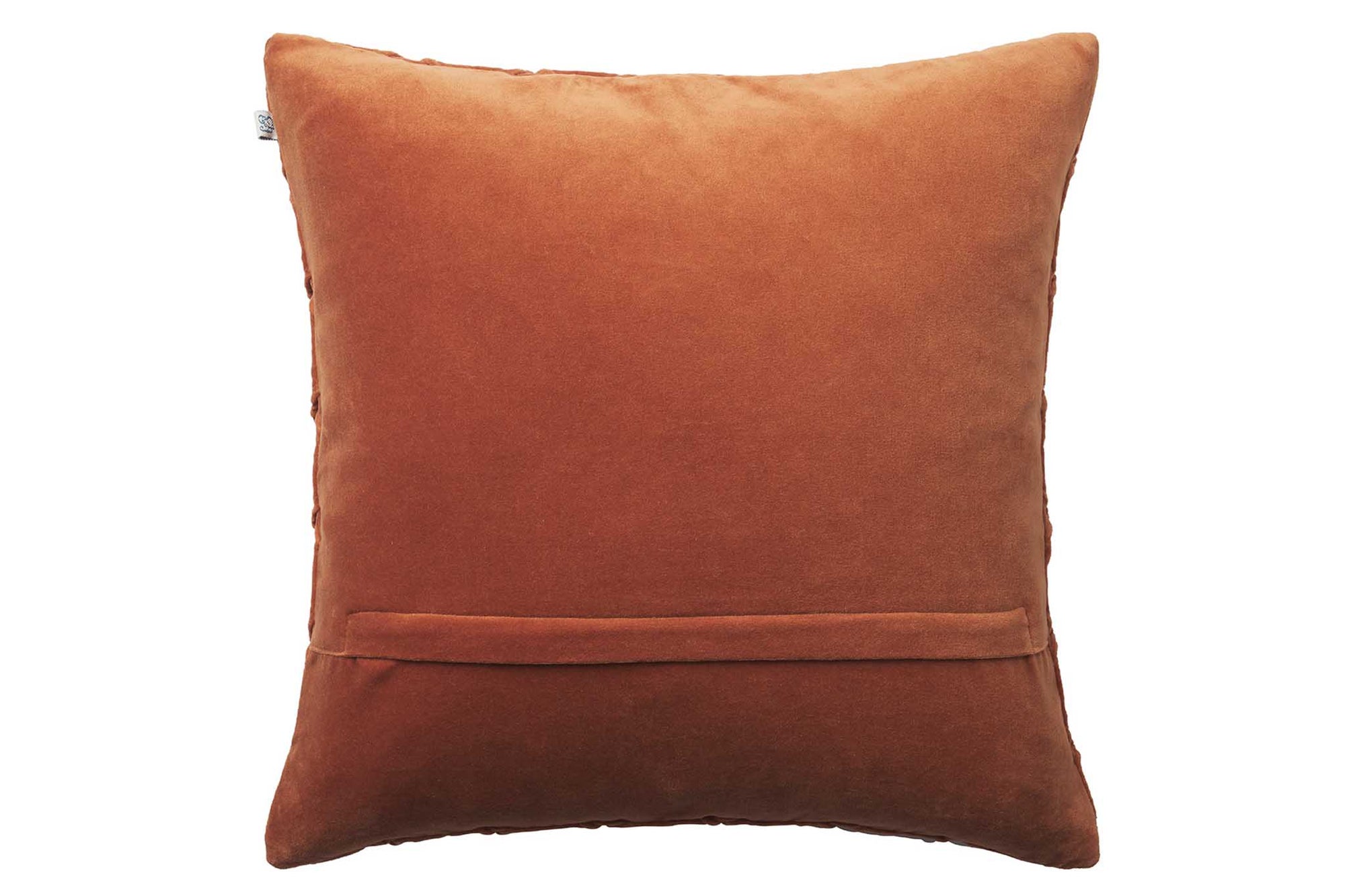 Chhatwal & Jonssonは、Stig JonssonとGeetali Chhatwal Jonssonによって創設されたスウェーデンのブランドです。主にクッションやラグなどのテキスタイル商品を製造しています。スカンジナビアンデザインとインドの手工芸品を組み合わせるというアイデアから始まったブランドは現在25か国の店舗で展開する有名なブランドに成長しました。