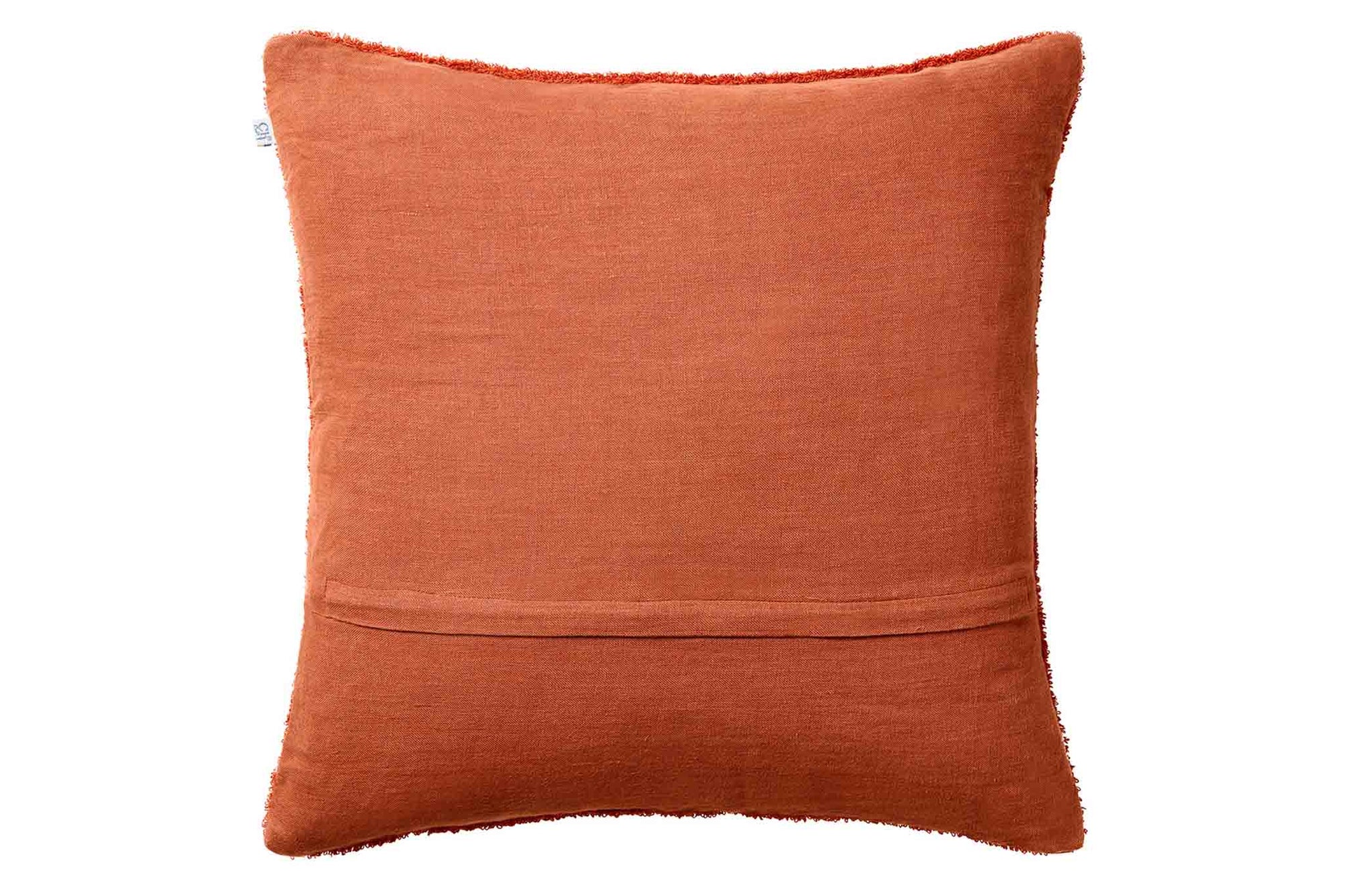 Chhatwal & Jonssonは、Stig JonssonとGeetali Chhatwal Jonssonによって創設されたスウェーデンのブランドです。主にクッションやラグなどのテキスタイル商品を製造しています。スカンジナビアンデザインとインドの手工芸品を組み合わせるというアイデアから始まったブランドは現在25か国の店舗で展開する有名なブランドに成長しました。