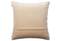 Chhatwal & Jonssonは、Stig JonssonとGeetali Chhatwal Jonssonによって創設されたスウェーデンのブランドです。主にクッションやラグなどのテキスタイル商品を製造しています。スカンジナビアンデザインとインドの手工芸品を組み合わせるというアイデアから始まったブランドは現在25か国の店舗で展開する有名なブランドに成長しました。